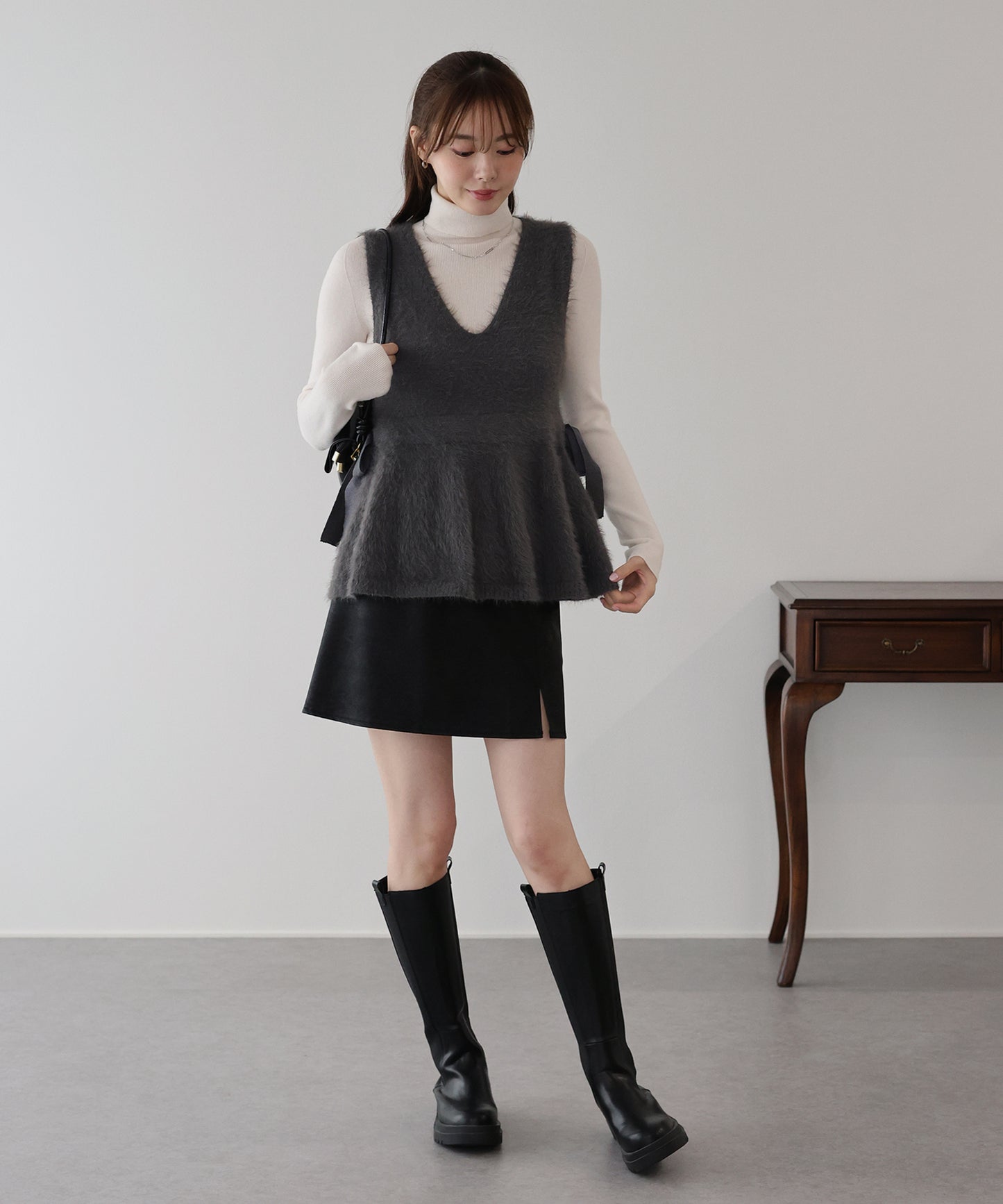 サイドリボンペプラムシャギーベスト＆ニットワンピース セット