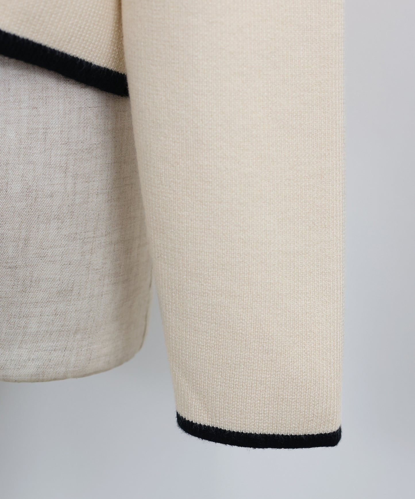 襟付きニットジャケット