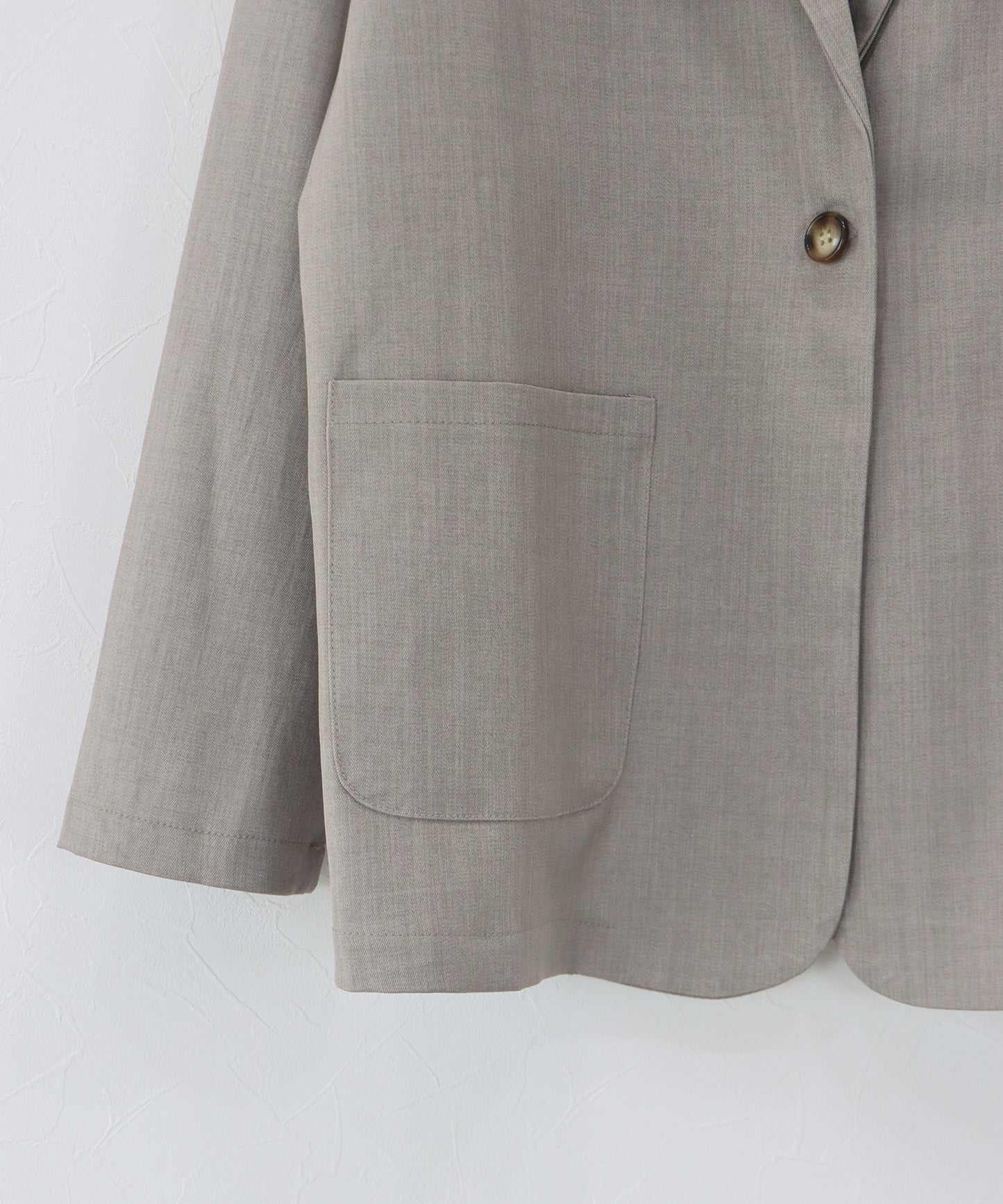 テーラードジャケット×パンツセットアップ