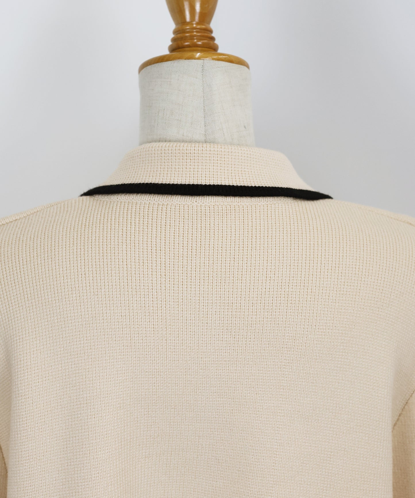 襟付きニットジャケット