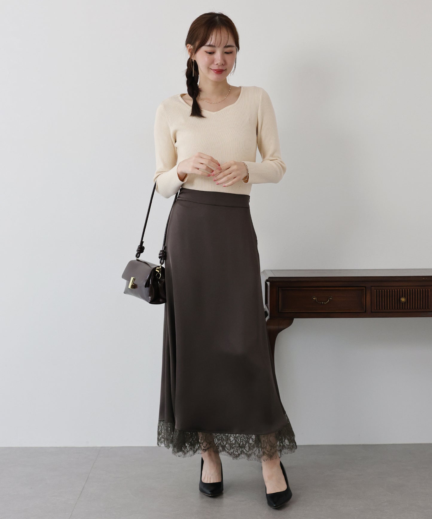 ハートネックリブニット