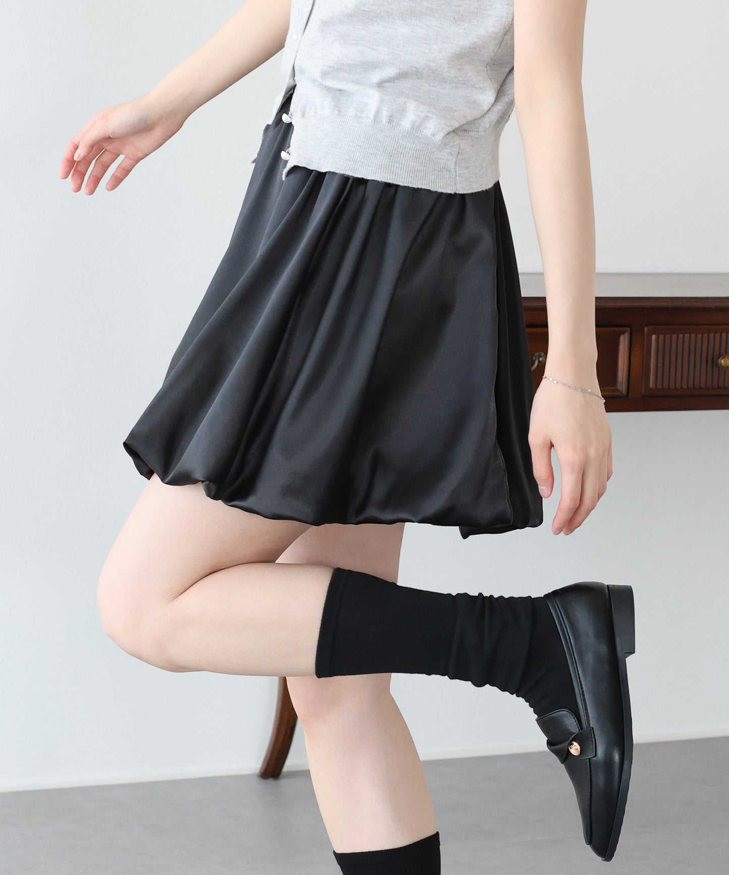 サテンバルーンミニスカート
