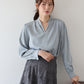 【早割5％OFF】Vネックタックサテンブラウス【ネコポス】