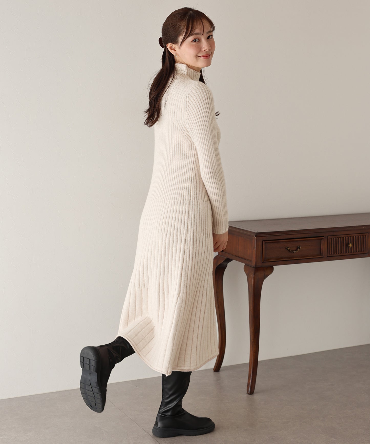 リブニットワンピース