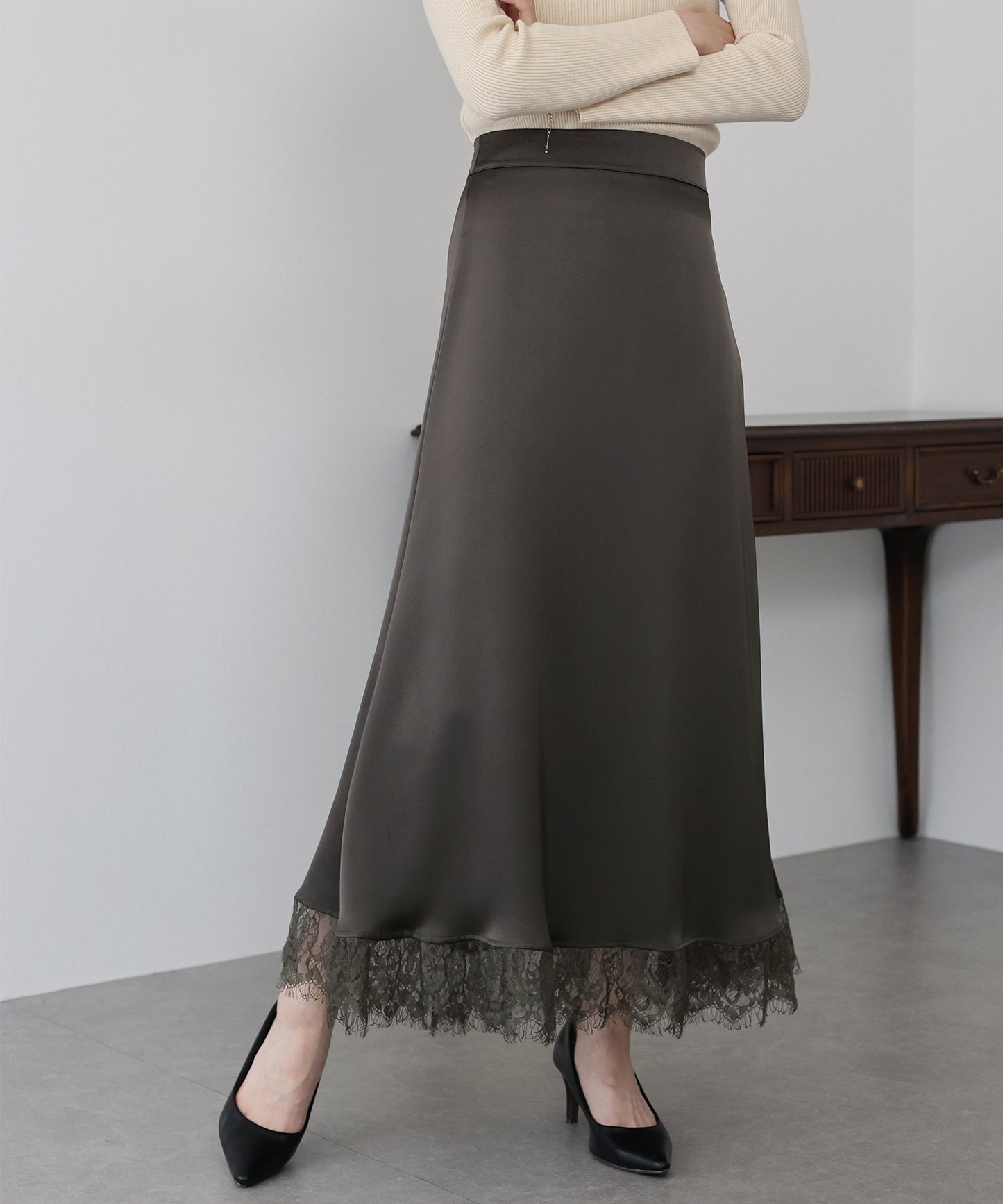 【早割5％OFF】レース切替サテンマーメイドスカート