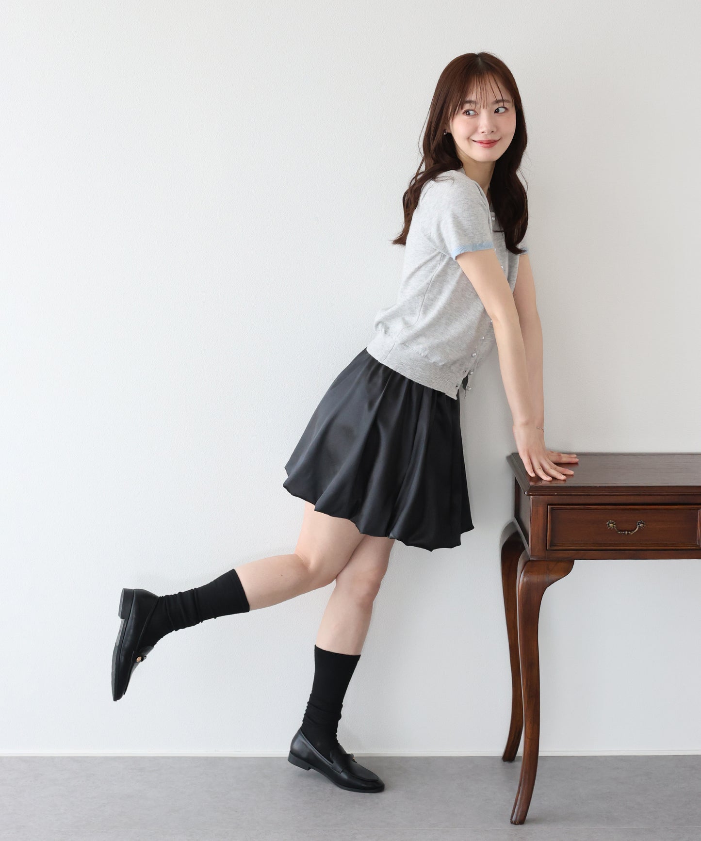 サテンバルーンミニスカート