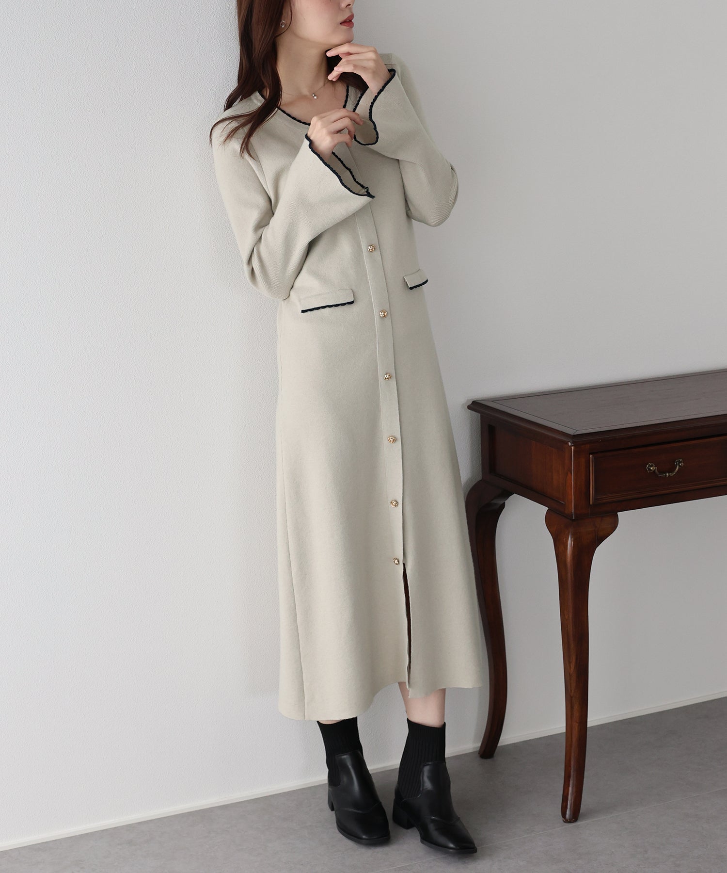 金ボタンニットワンピース – BLUE ONLINE