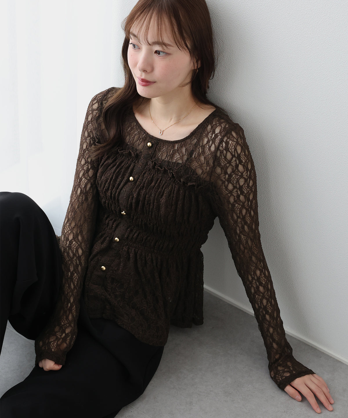 【早割5％OFF】レースペプラムシャーリングトップス【メール便】