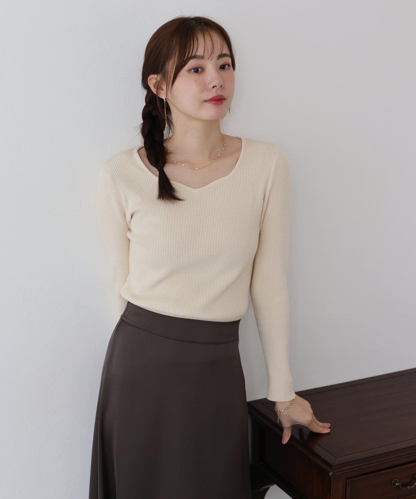 ハートネックリブニット