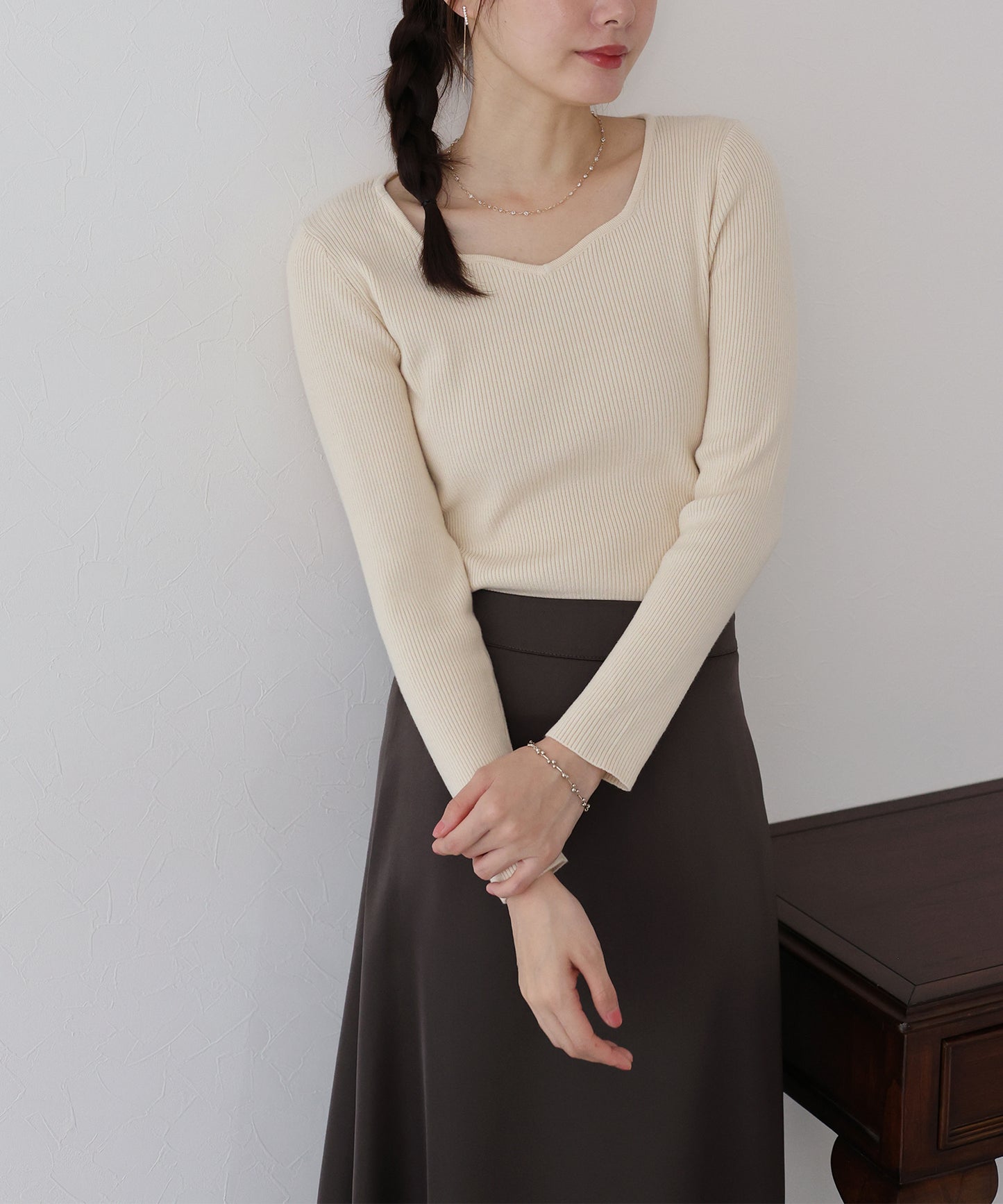 ハートネックリブニット