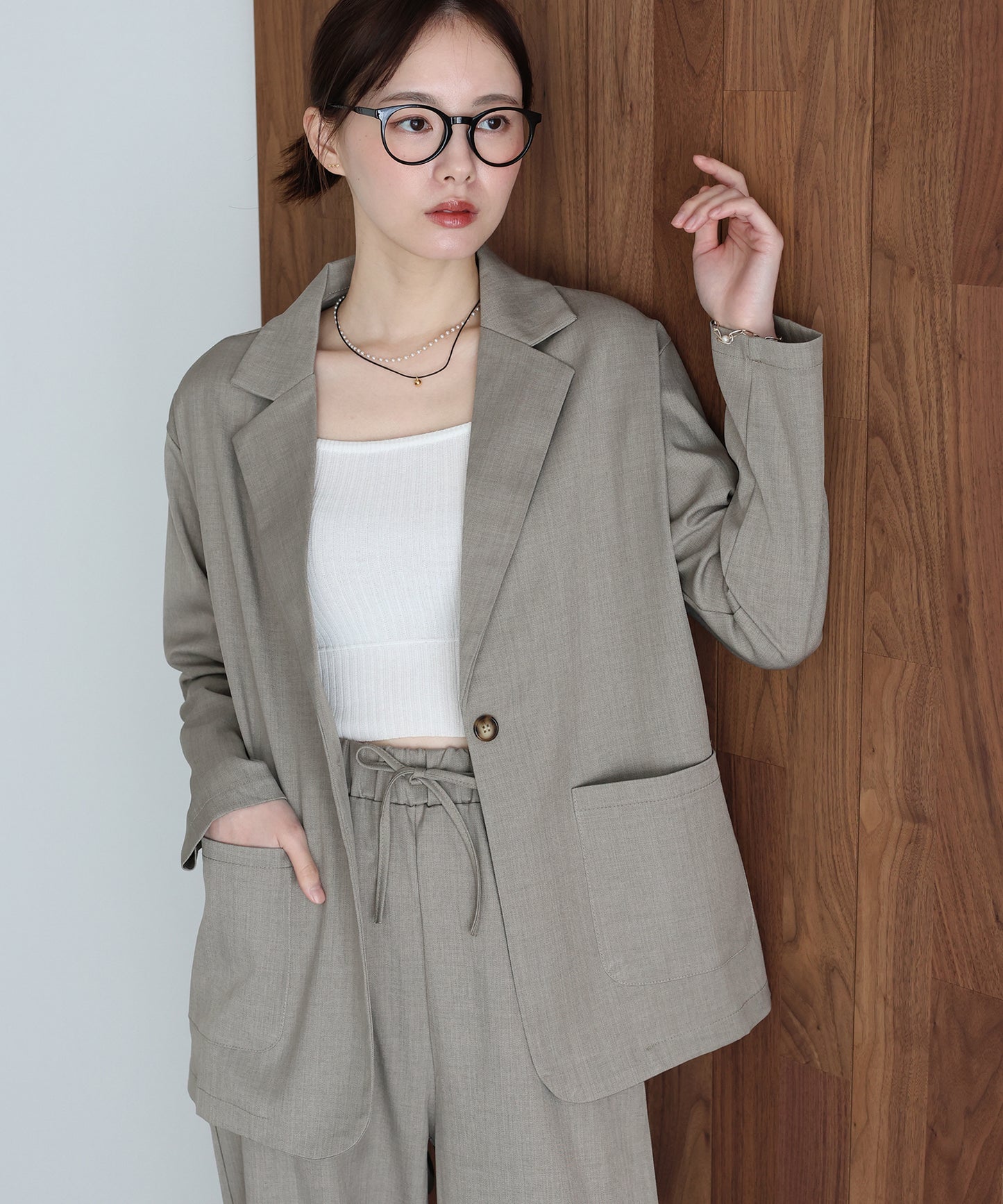 テーラードジャケット×パンツセットアップ