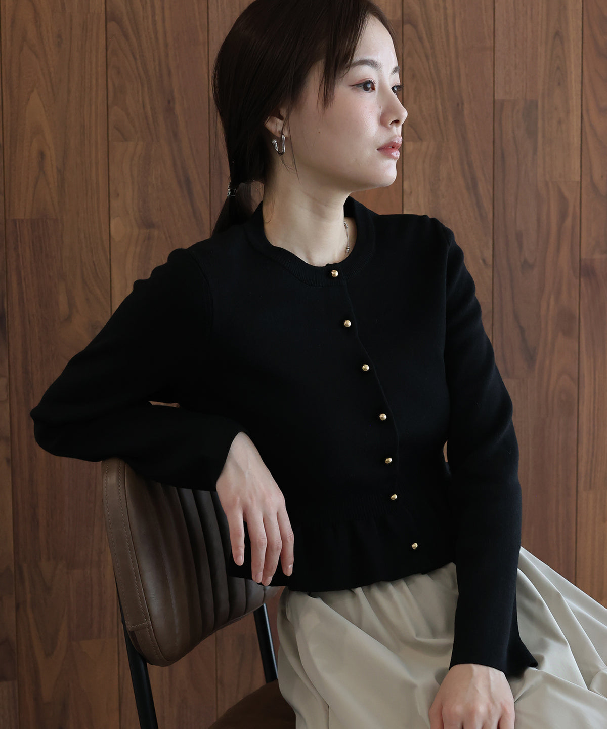 【早割5％OFF】ウール混ゴールドボタンペプラムカーディガン