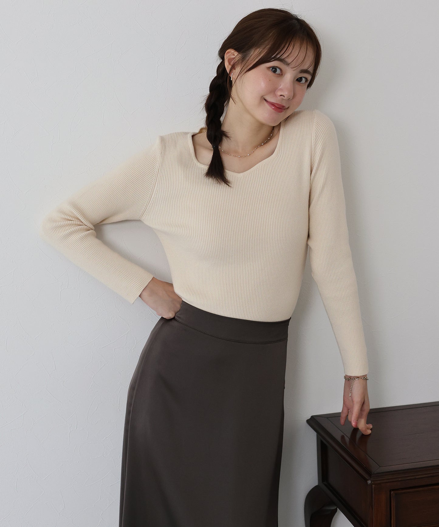 ハートネックリブニット