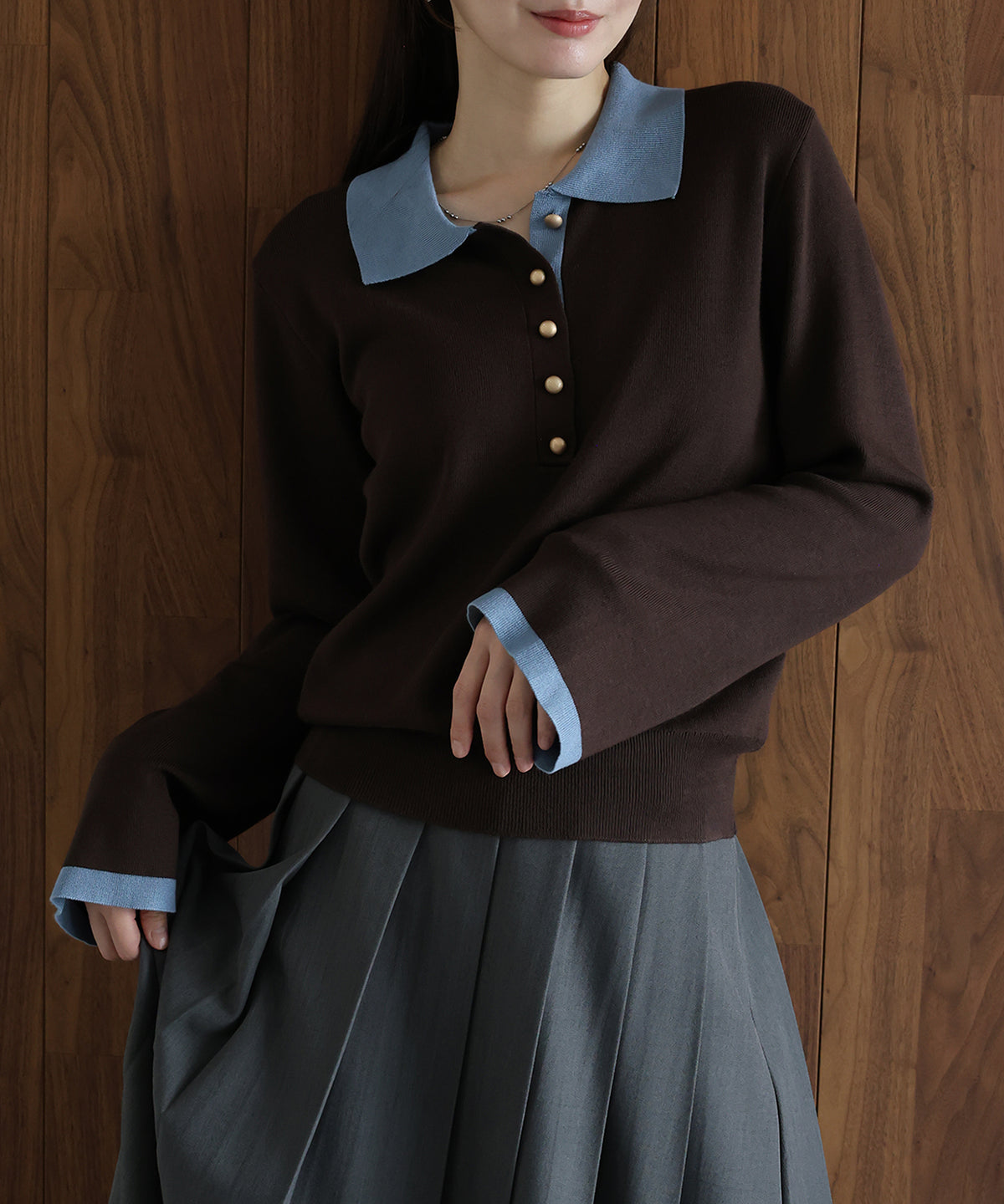 ゴールドボタン配色ポロネックニット