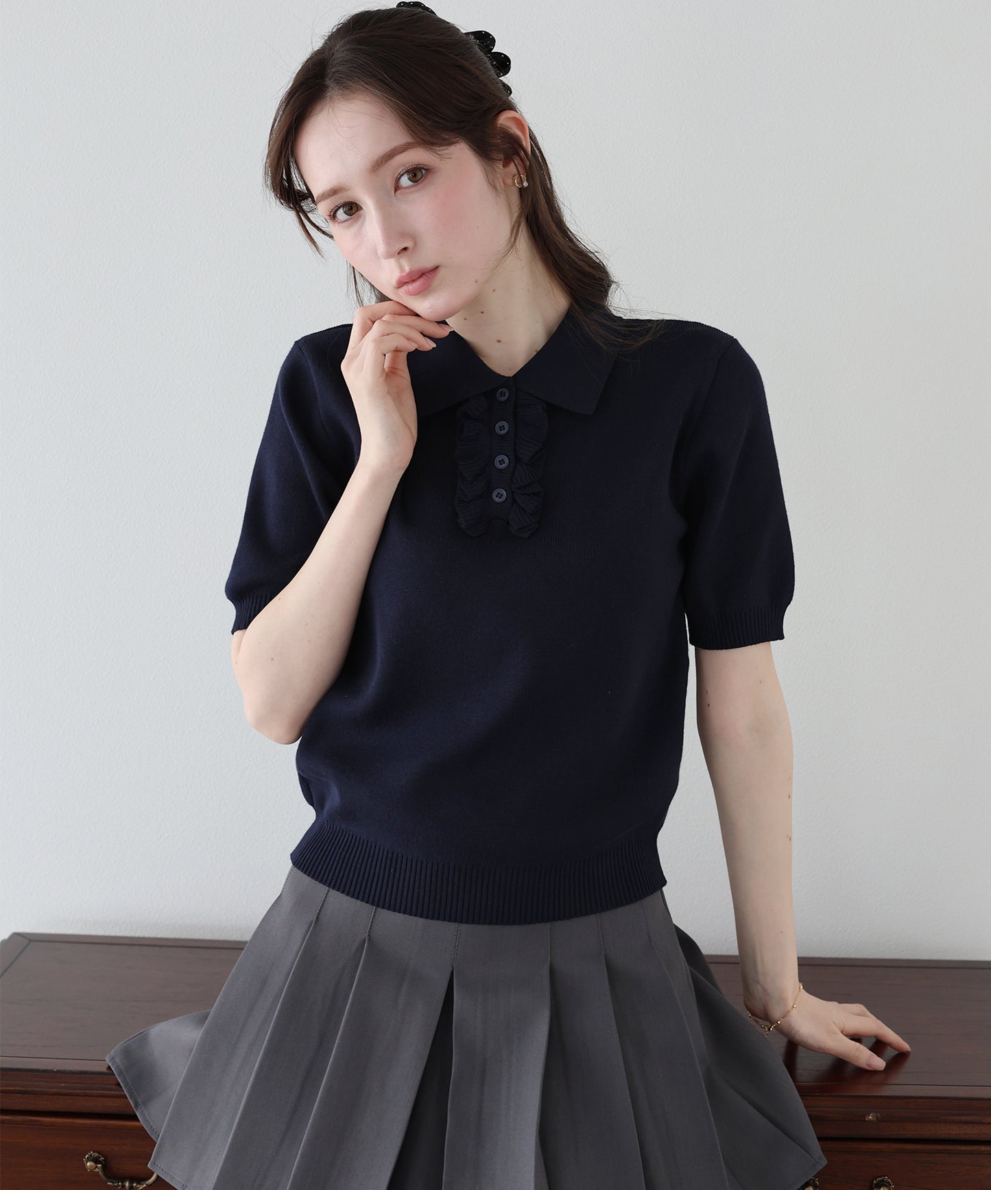 【早割5％OFF】フロントフリルポロニット