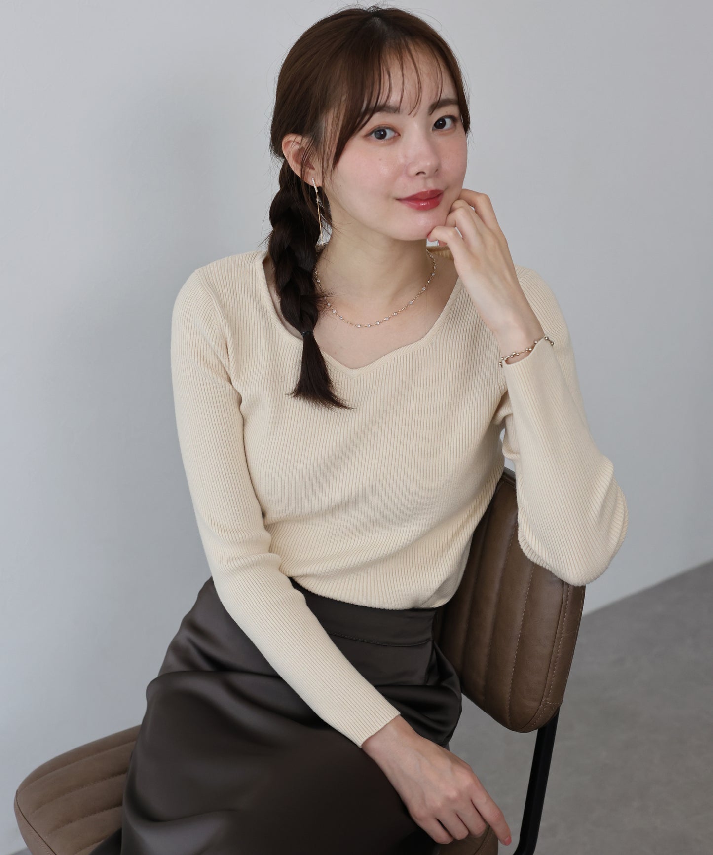 ハートネックリブニット