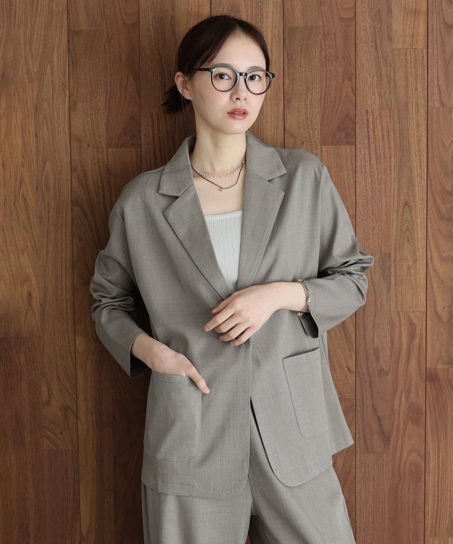 テーラードジャケット×パンツセットアップ