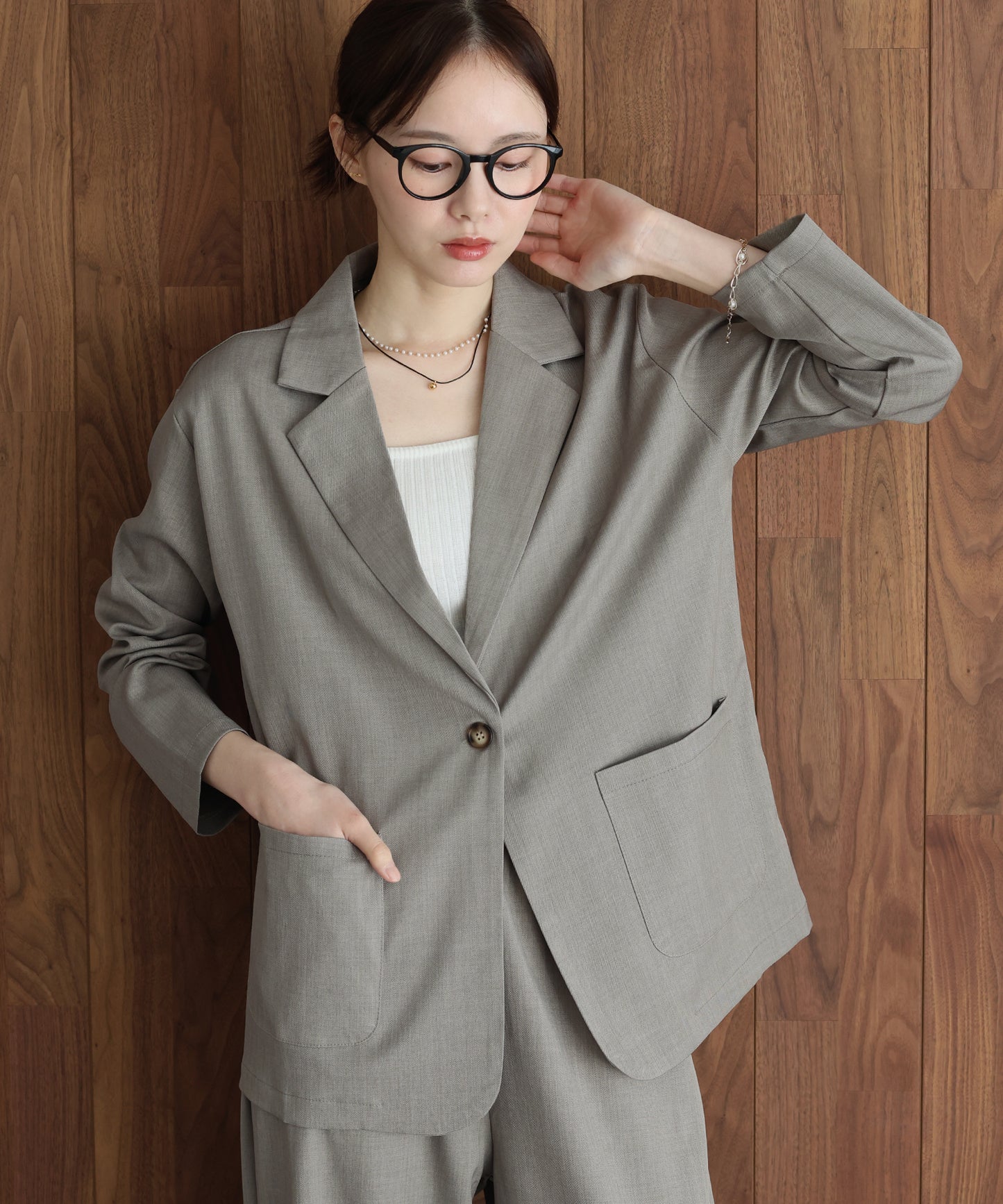 テーラードジャケット×パンツセットアップ