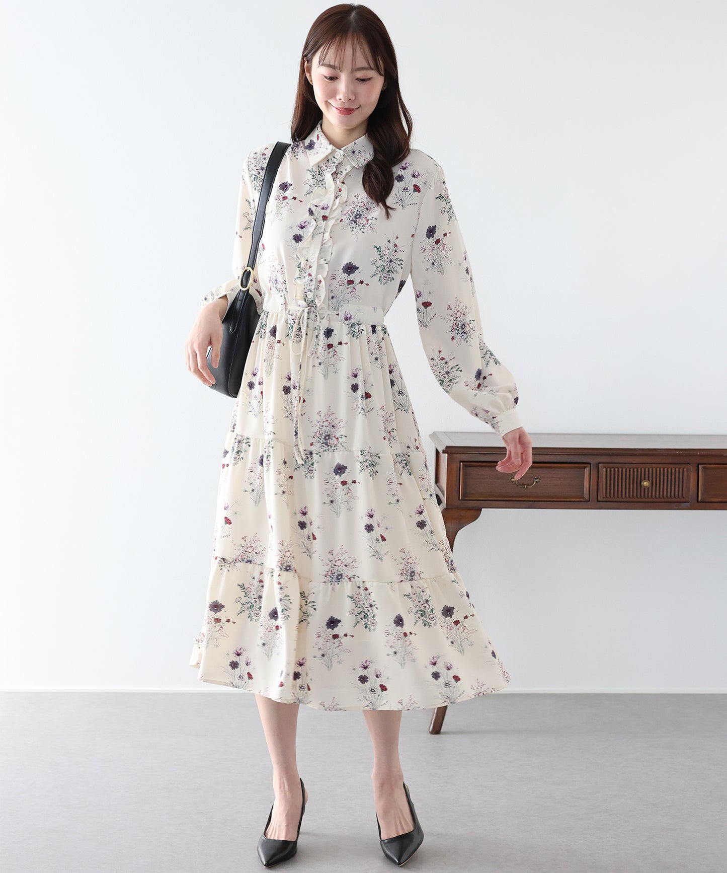 襟付きフリルワンピース