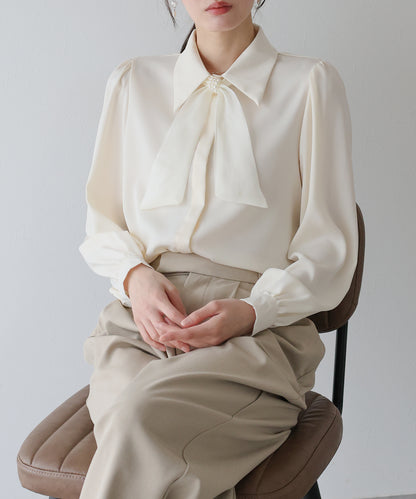 パールモチーフリボンブラウス