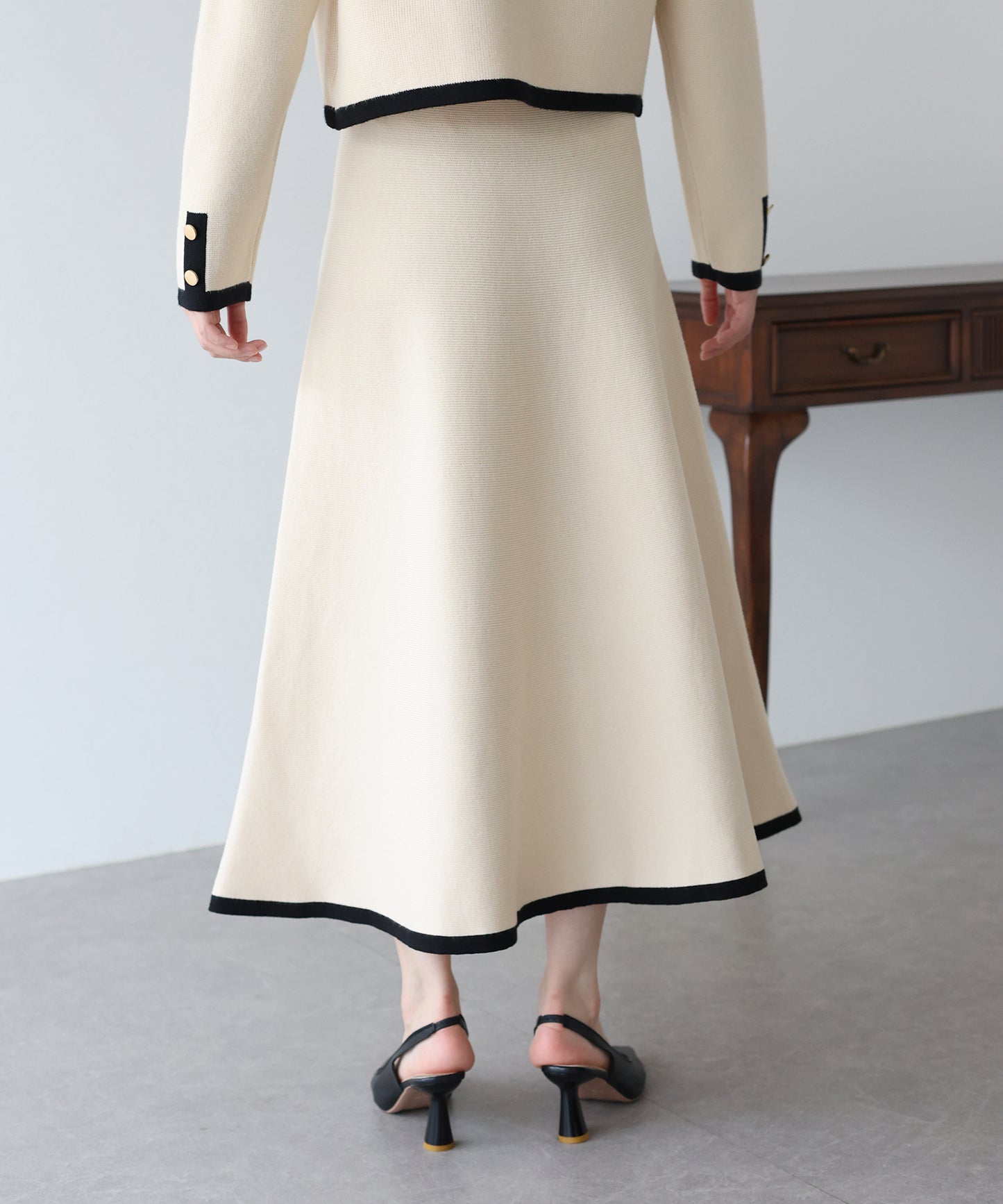 【TIME SALE】金ボタンバイカラーニットスカート