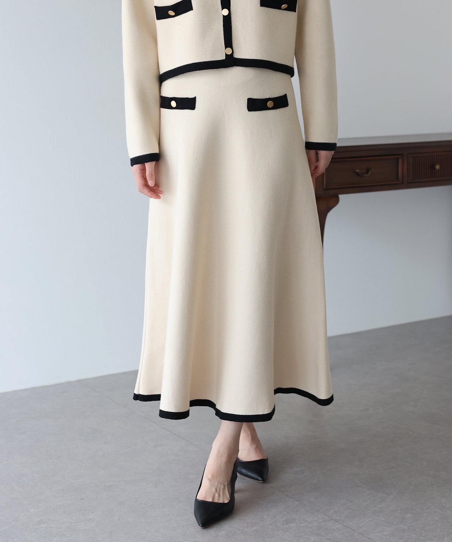 【TIME SALE】金ボタンバイカラーニットスカート