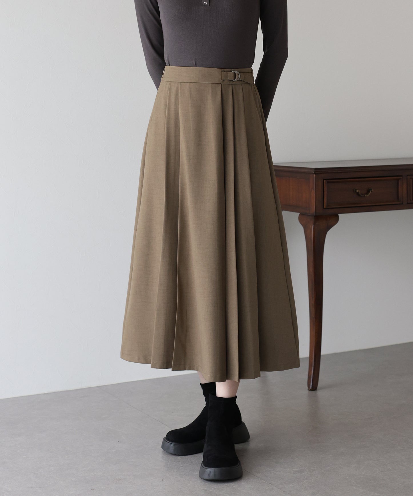 サイドベルトプリーツスカート