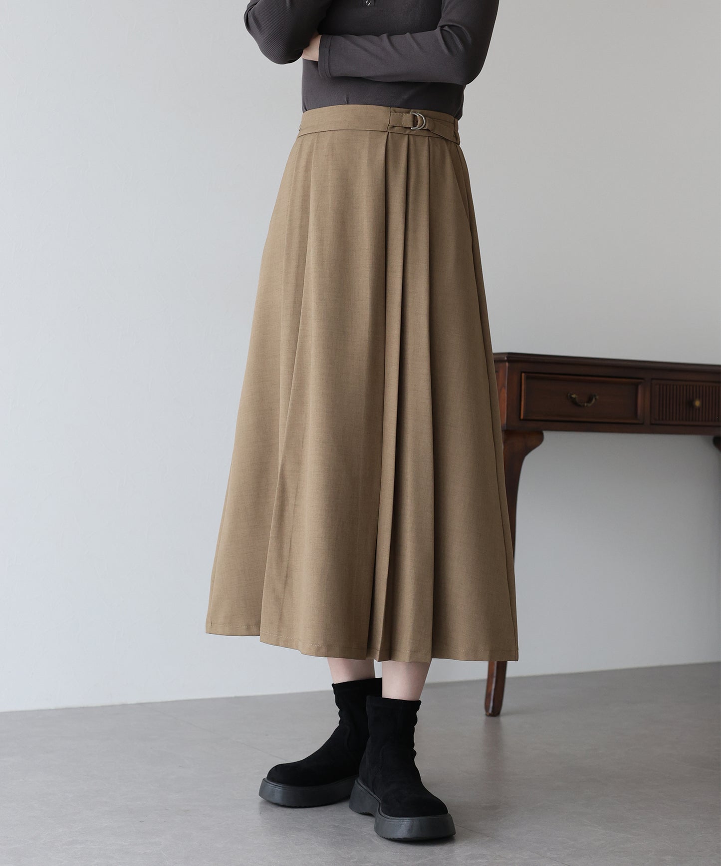 【早割5％OFF】サイドベルトプリーツスカート