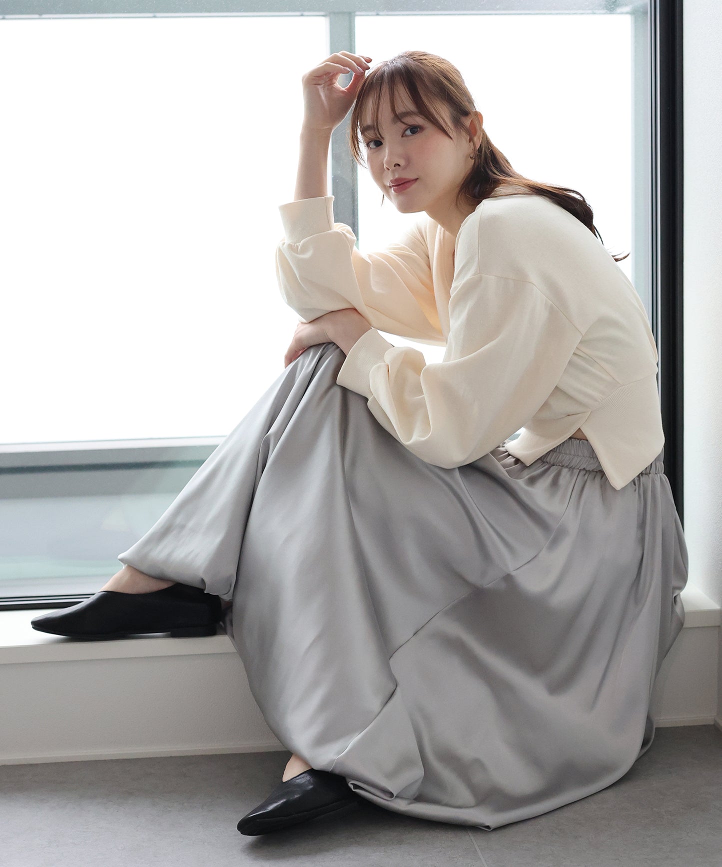 サテンバルーンスカート