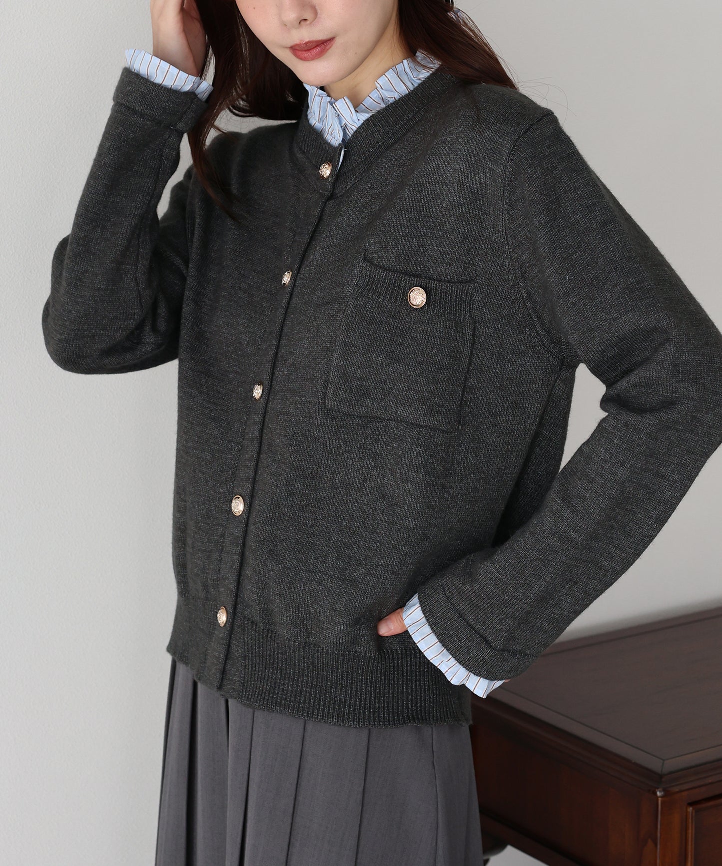 フリルシャツ襟カーディガン