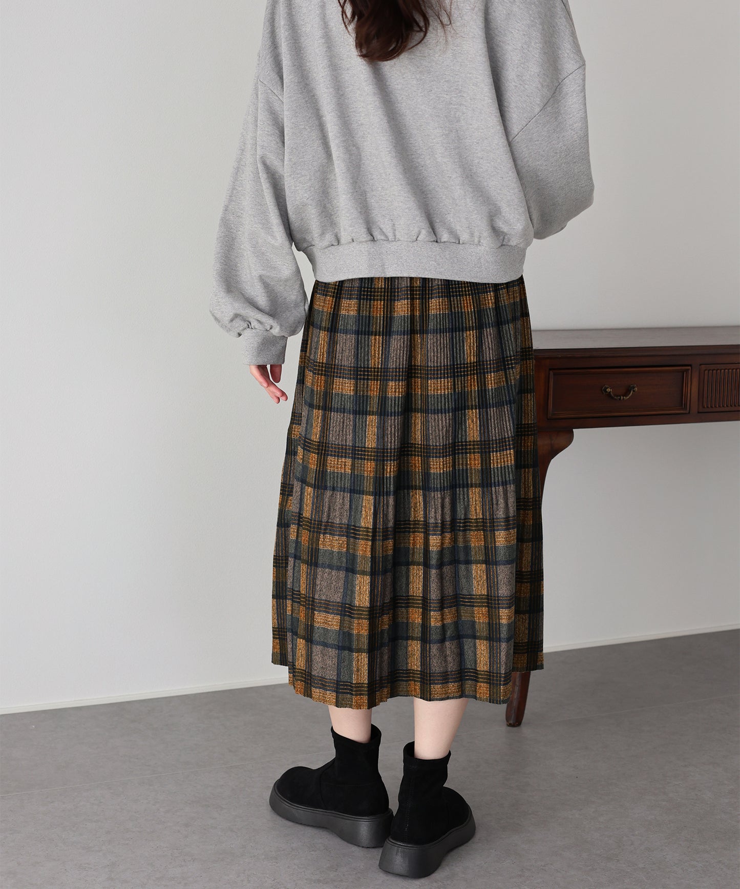 細プリーツチェックスカート