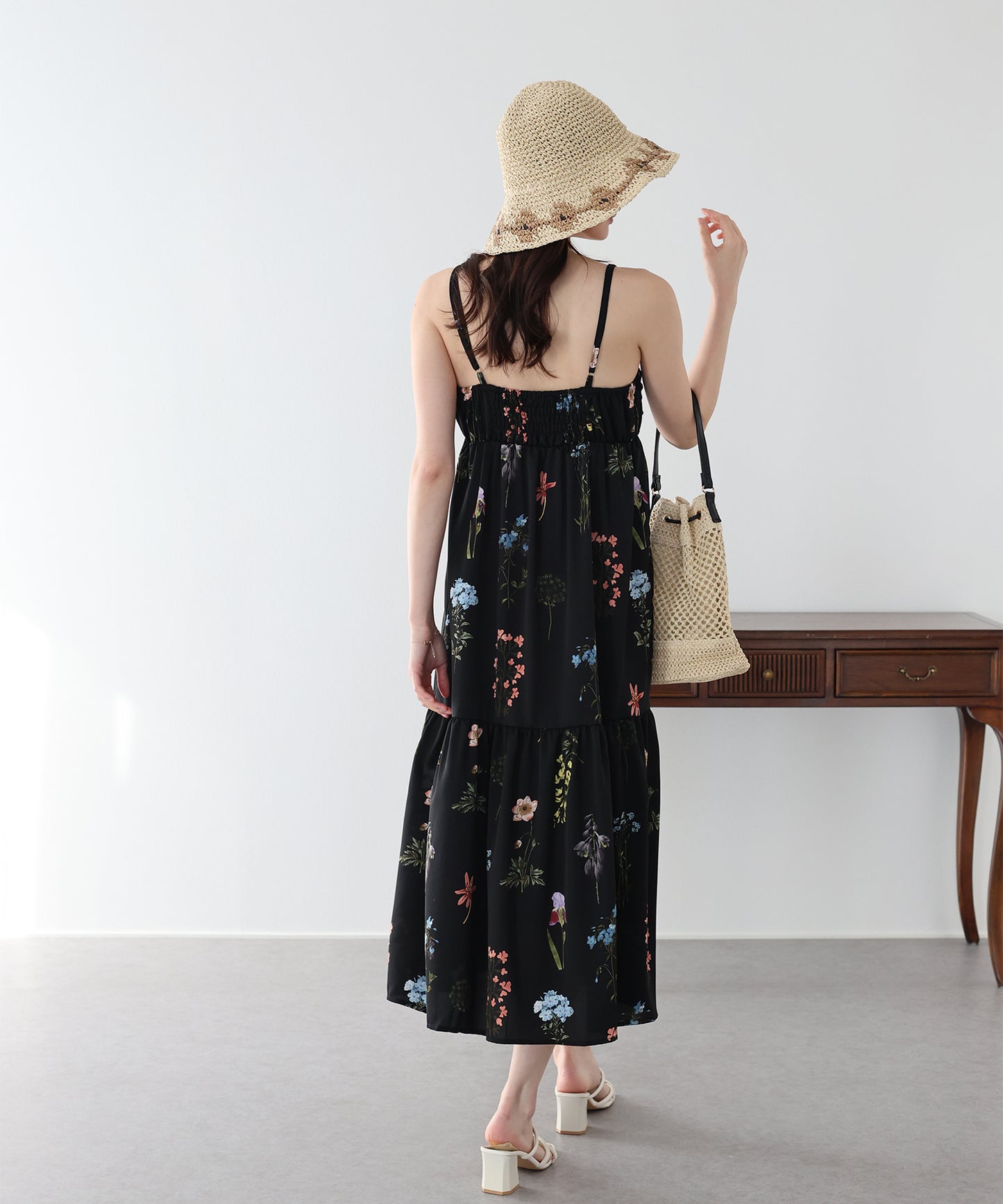 フラワーシャーリングキャミワンピース