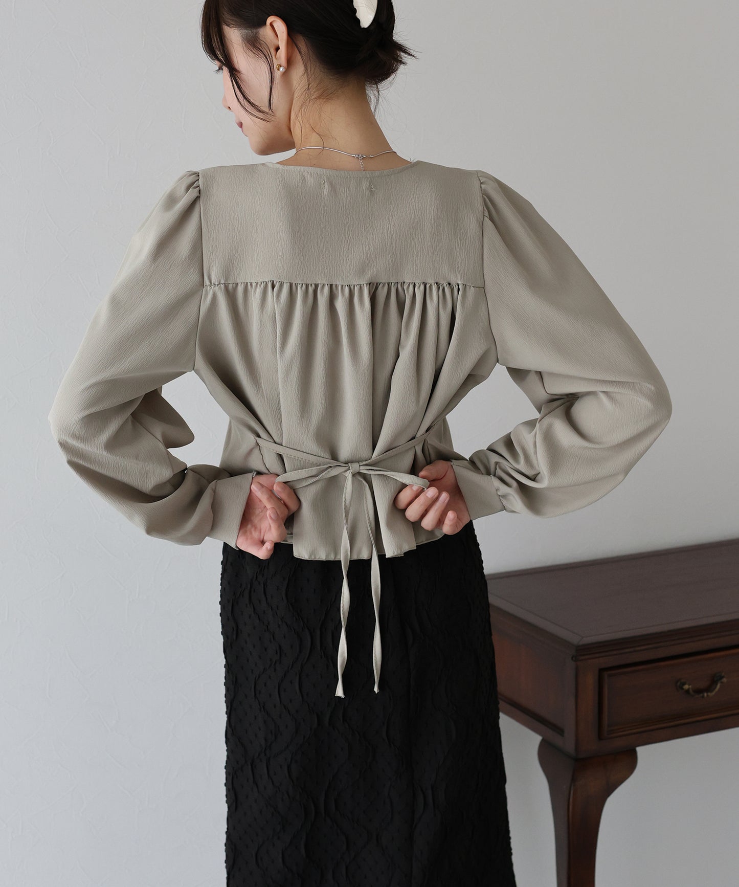 【早割5％OFF】バックリボンペプラムブラウス【ネコポス】