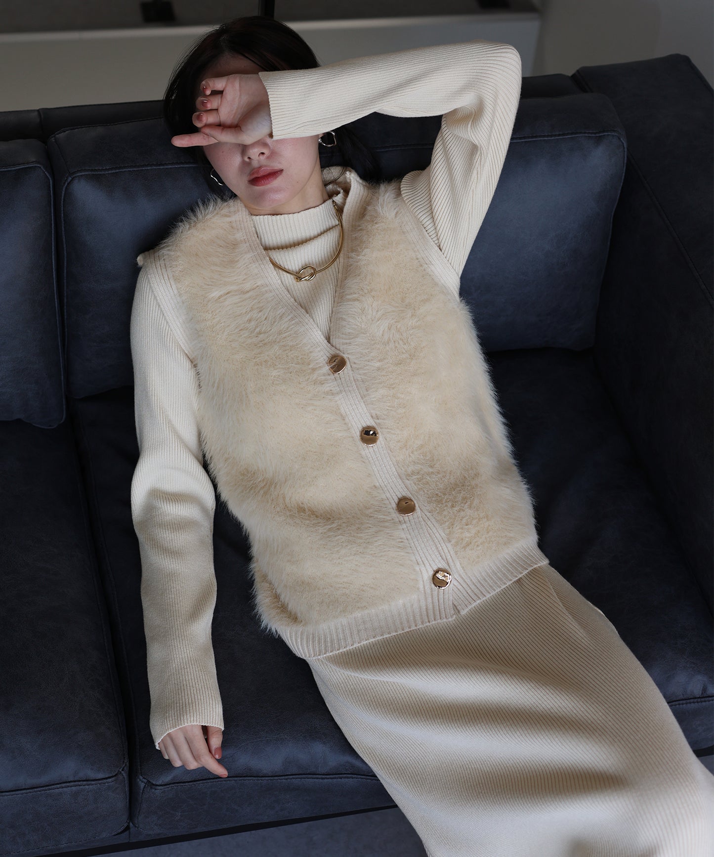 【早割5％OFF】シャギーベスト＆ニットワンピースセットアップ