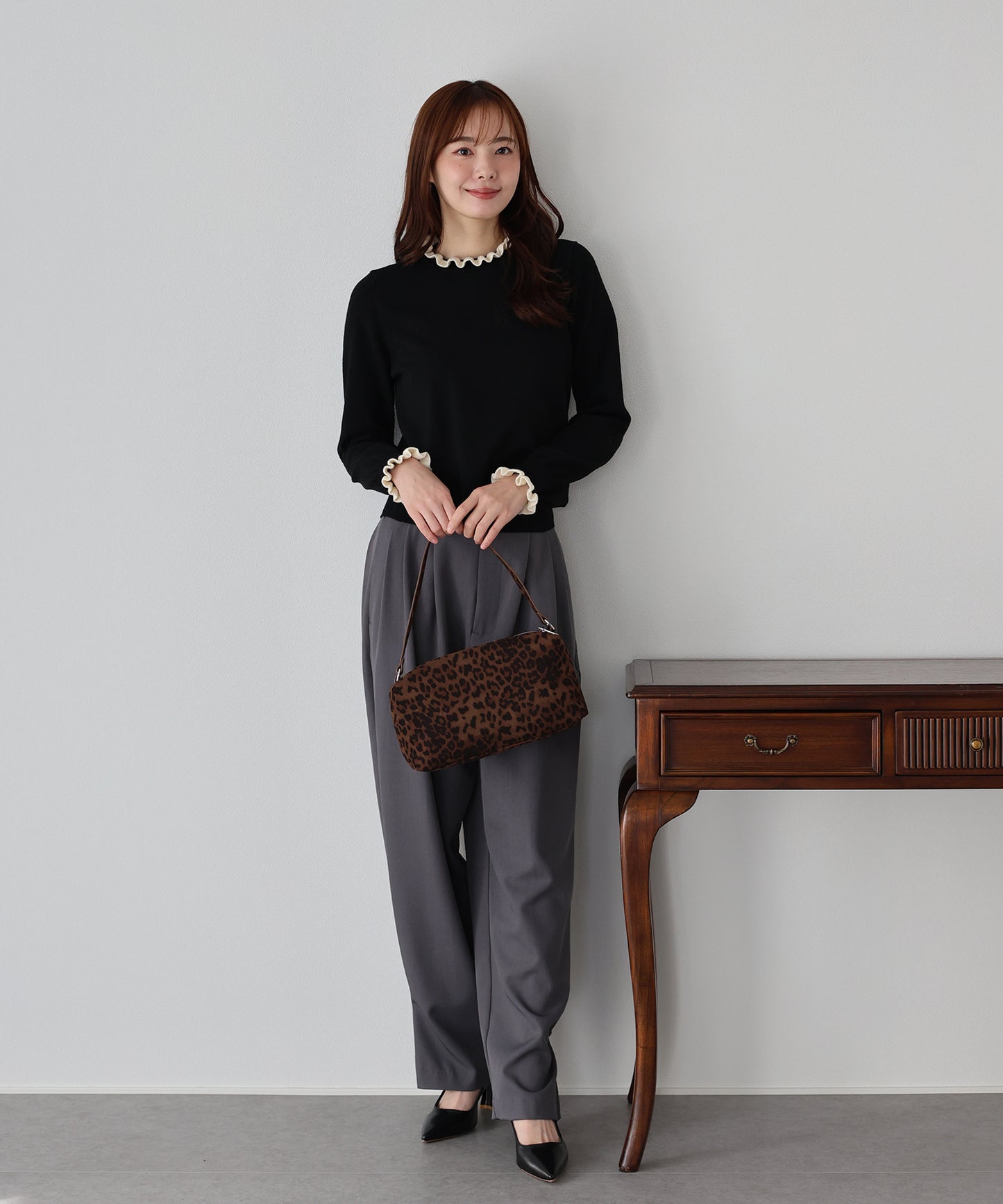 配色フリルハイネックニット