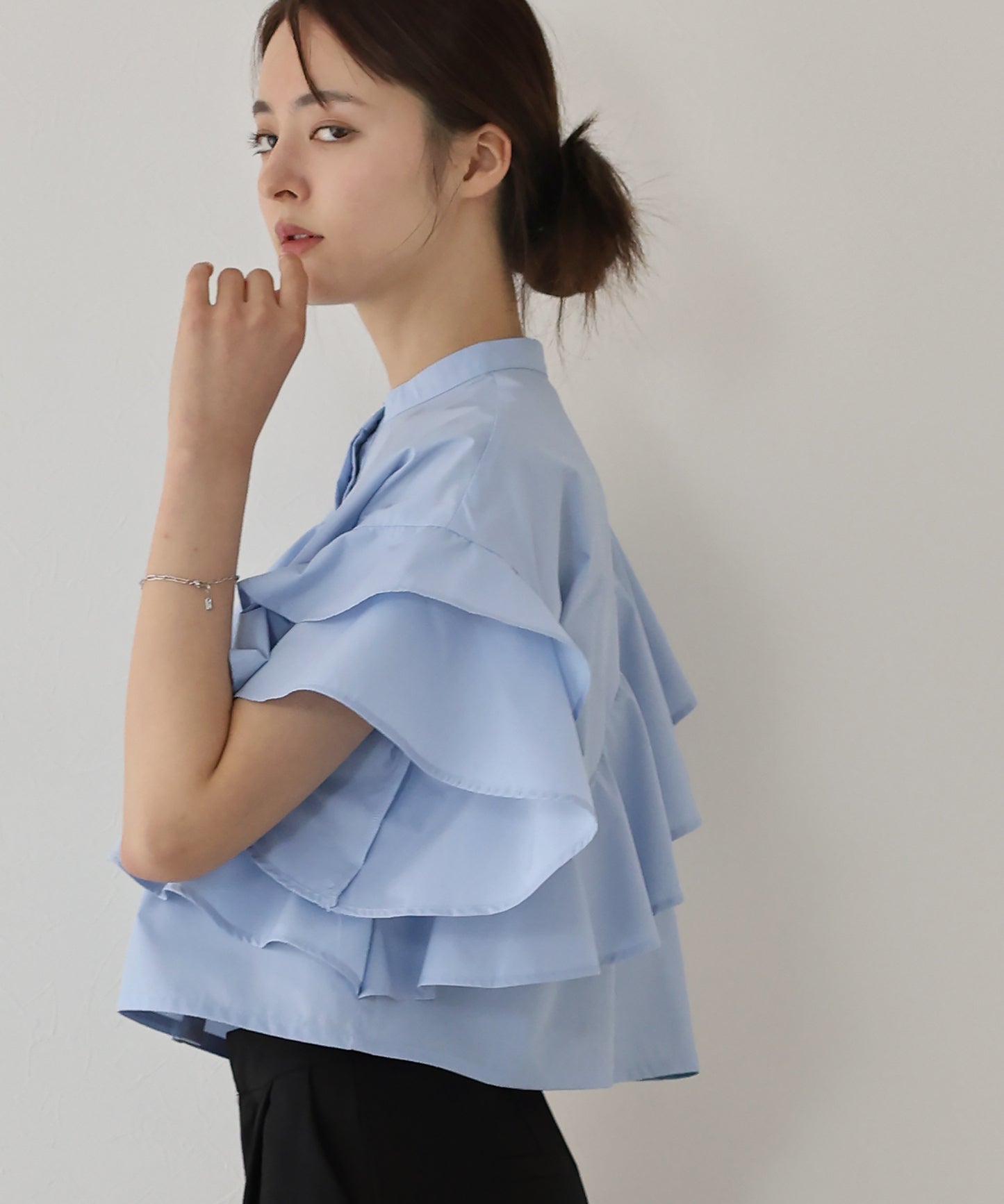 【新商品限定5％OFF（木）】[J by blue] 半袖フリルシャツ