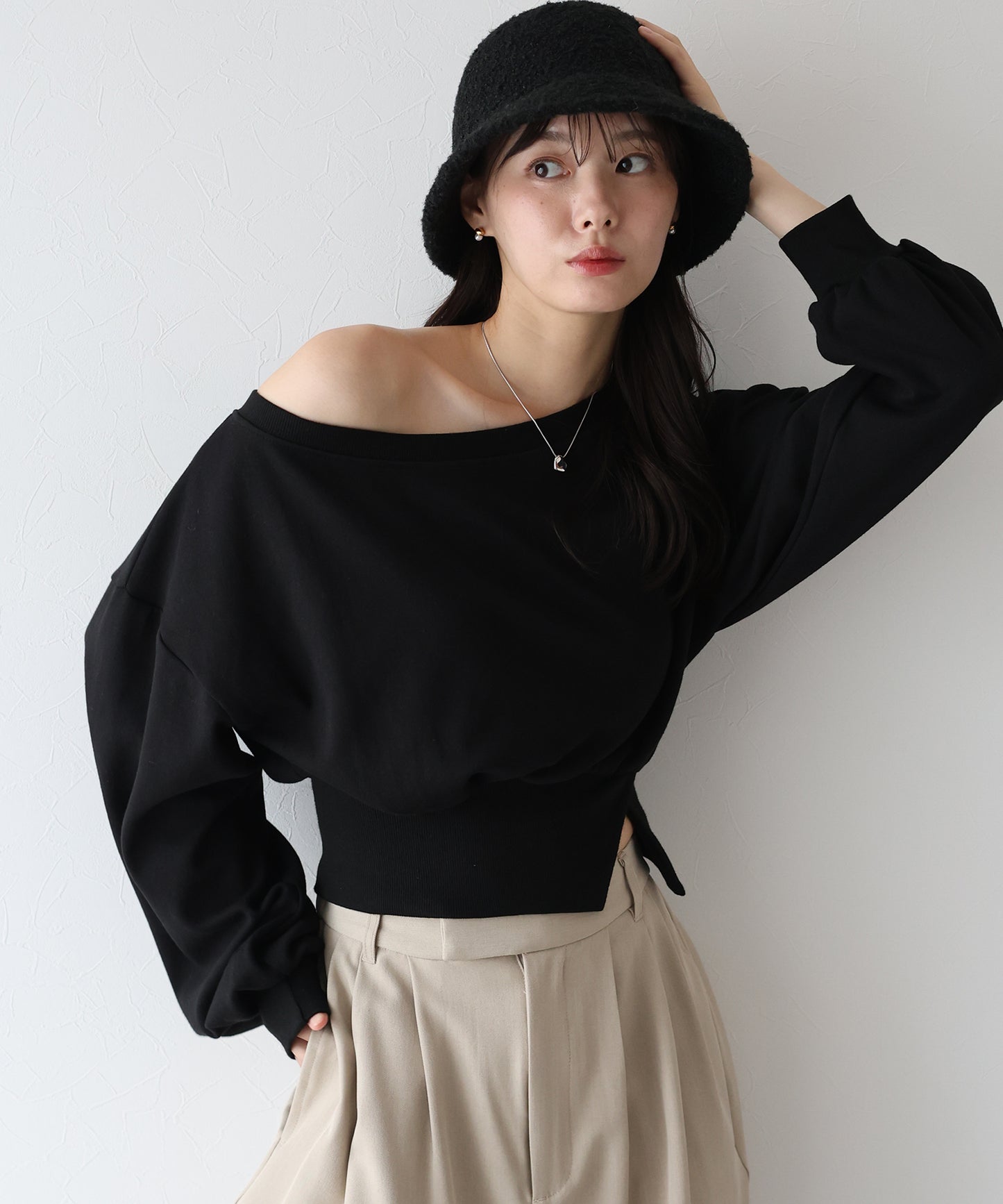 【早割5％OFF】オフショルダースウェット