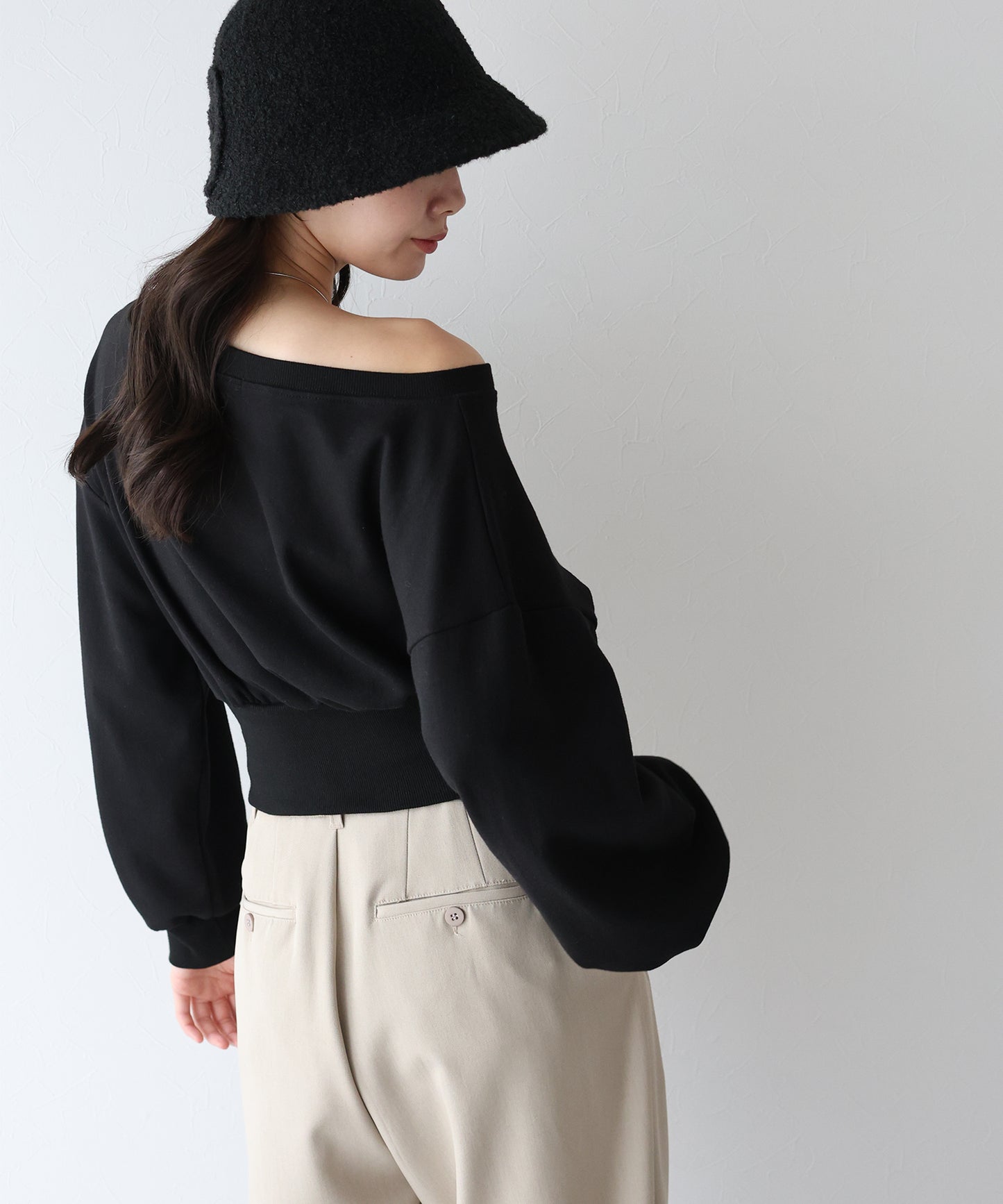 【早割5％OFF】オフショルダースウェット