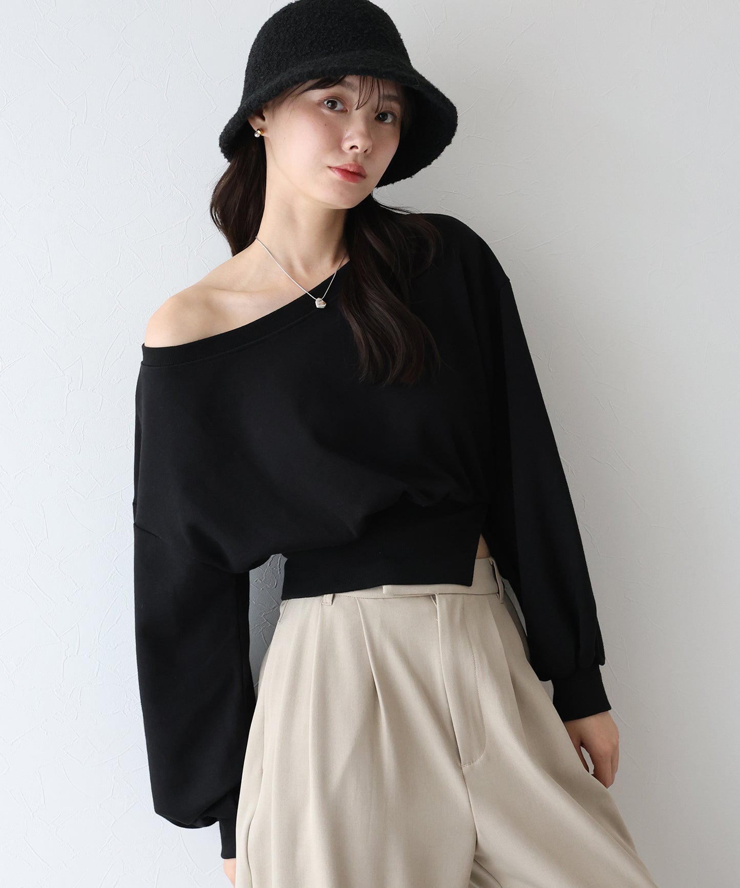 【早割5％OFF】オフショルダースウェット