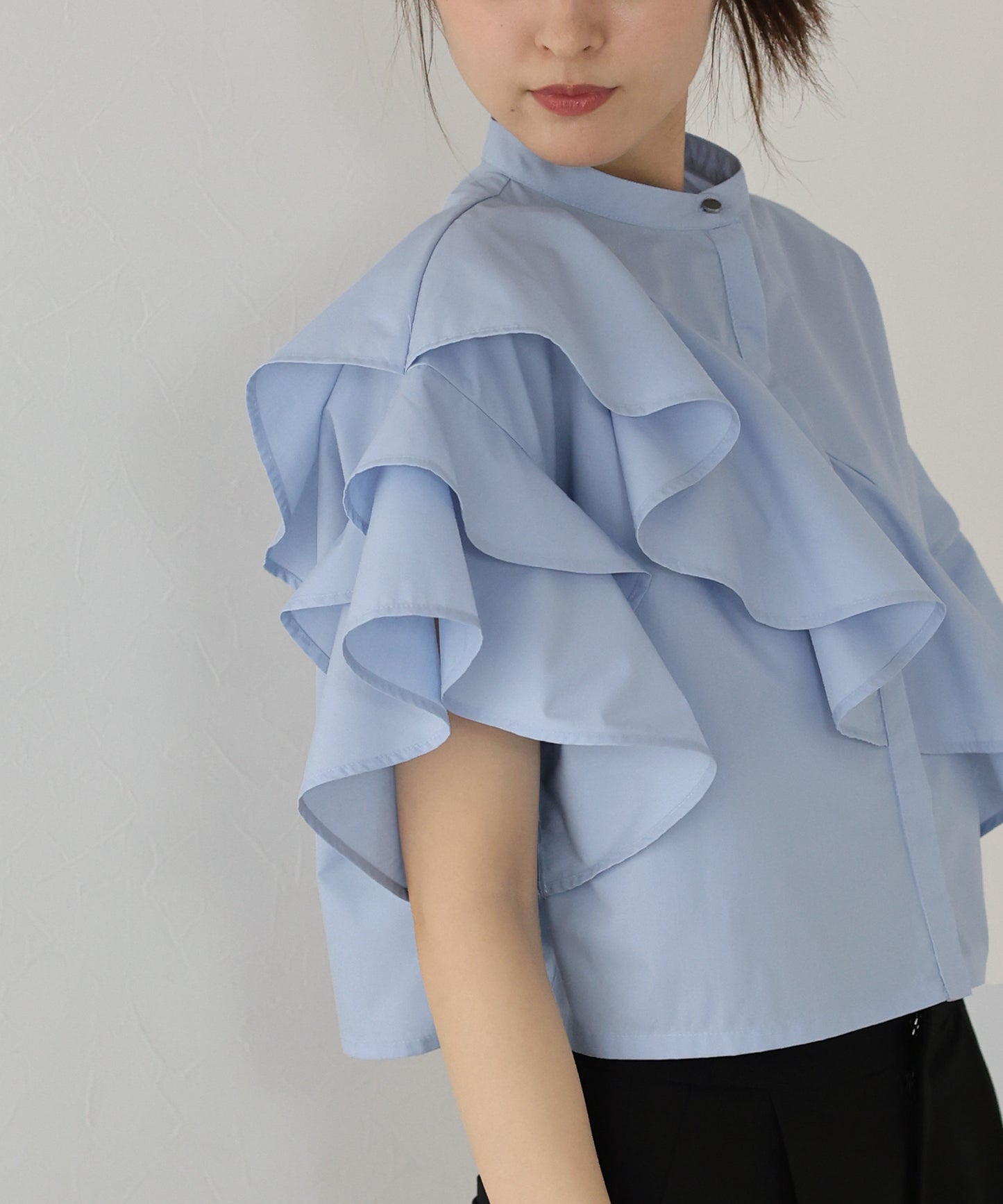 【新商品限定5％OFF（木）】[J by blue] 半袖フリルシャツ