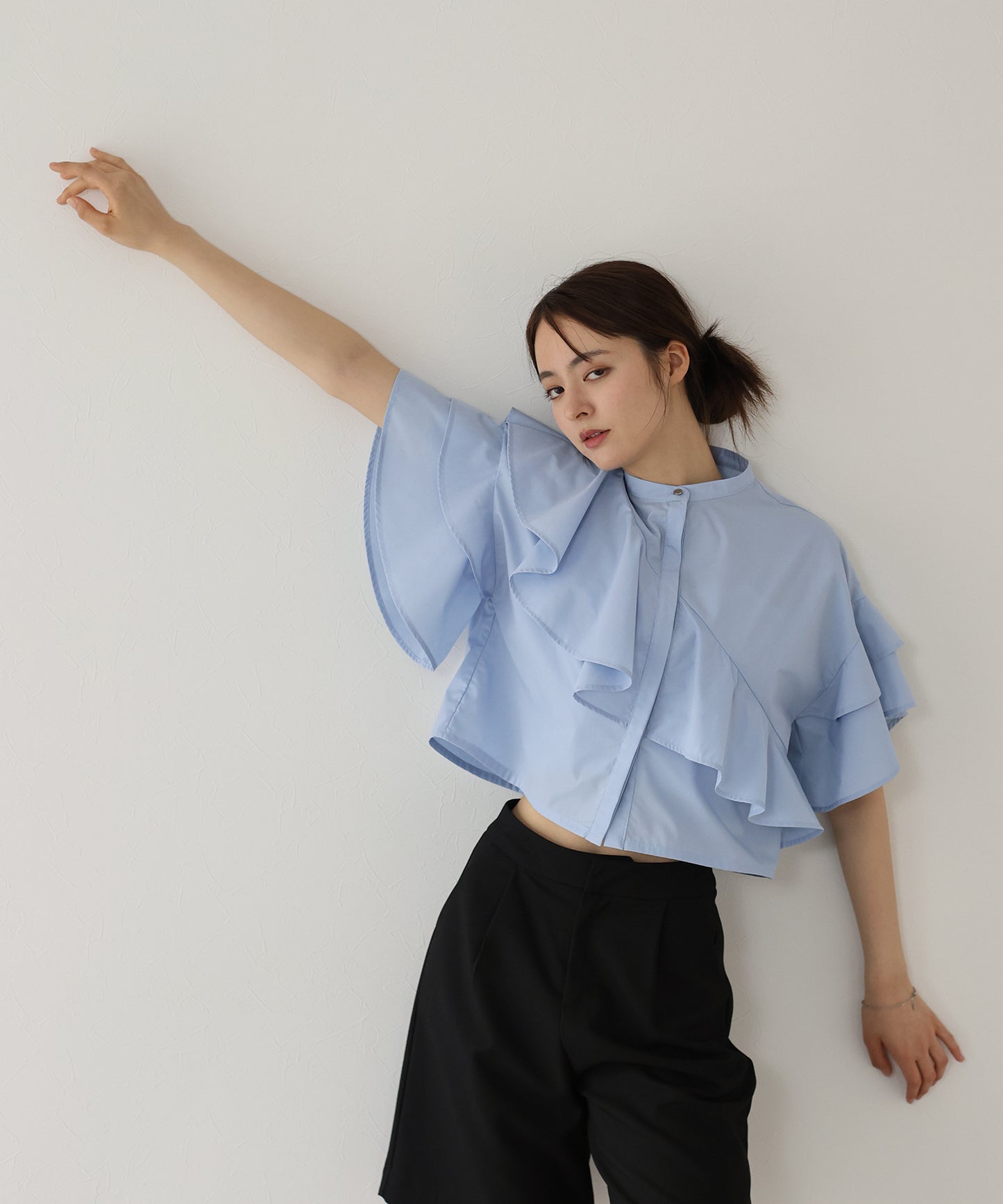 【新商品限定5％OFF（木）】[J by blue] 半袖フリルシャツ