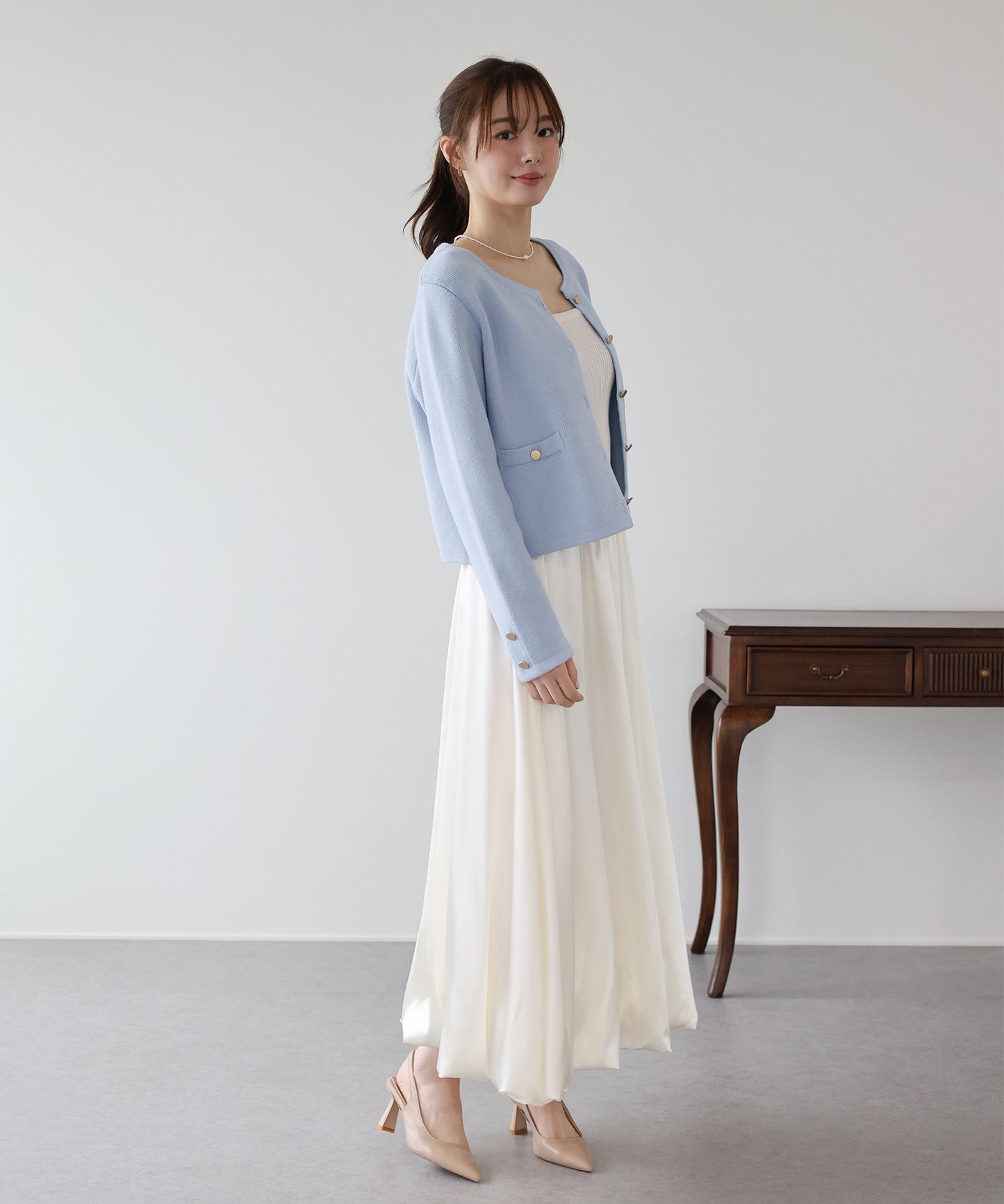 金ボタンノーカラーニットジャケット