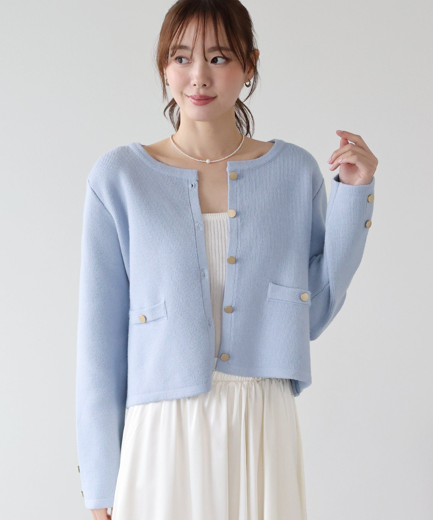 金ボタンノーカラーニットジャケット