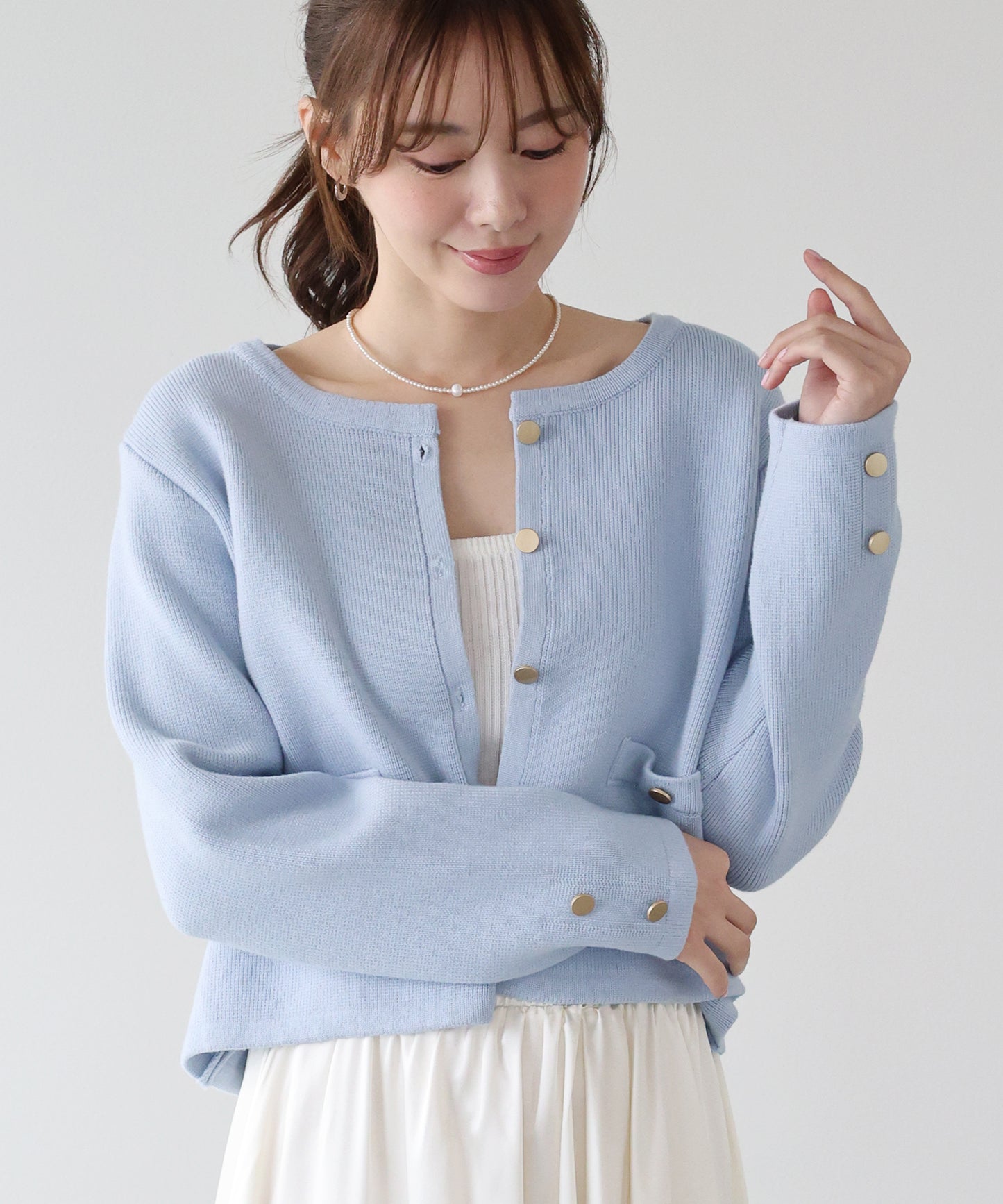 金ボタンノーカラーニットジャケット