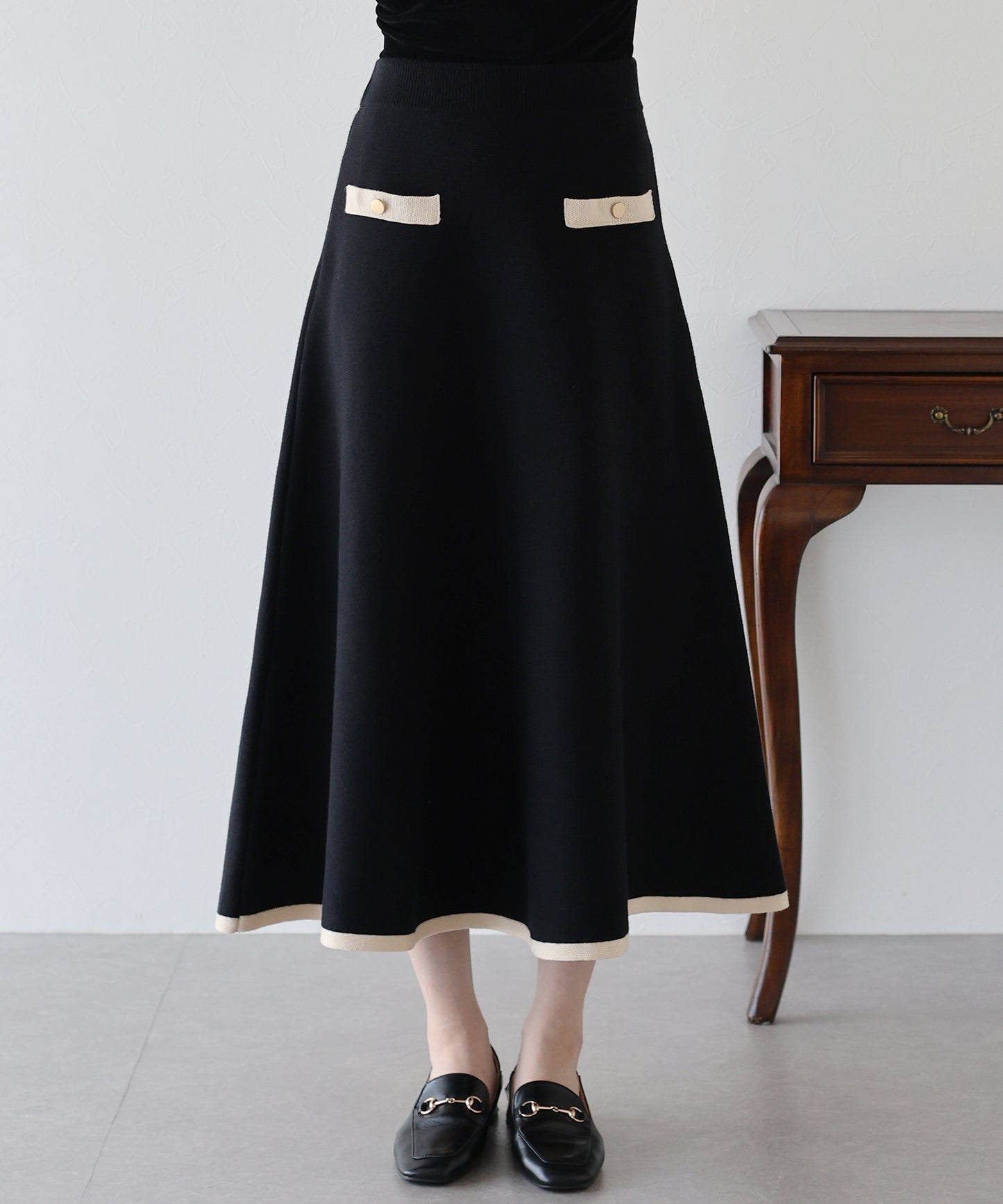 【TIME SALE】金ボタンバイカラーニットスカート