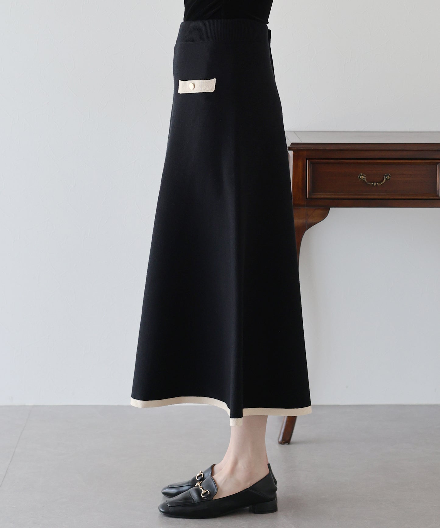 【TIME SALE】金ボタンバイカラーニットスカート