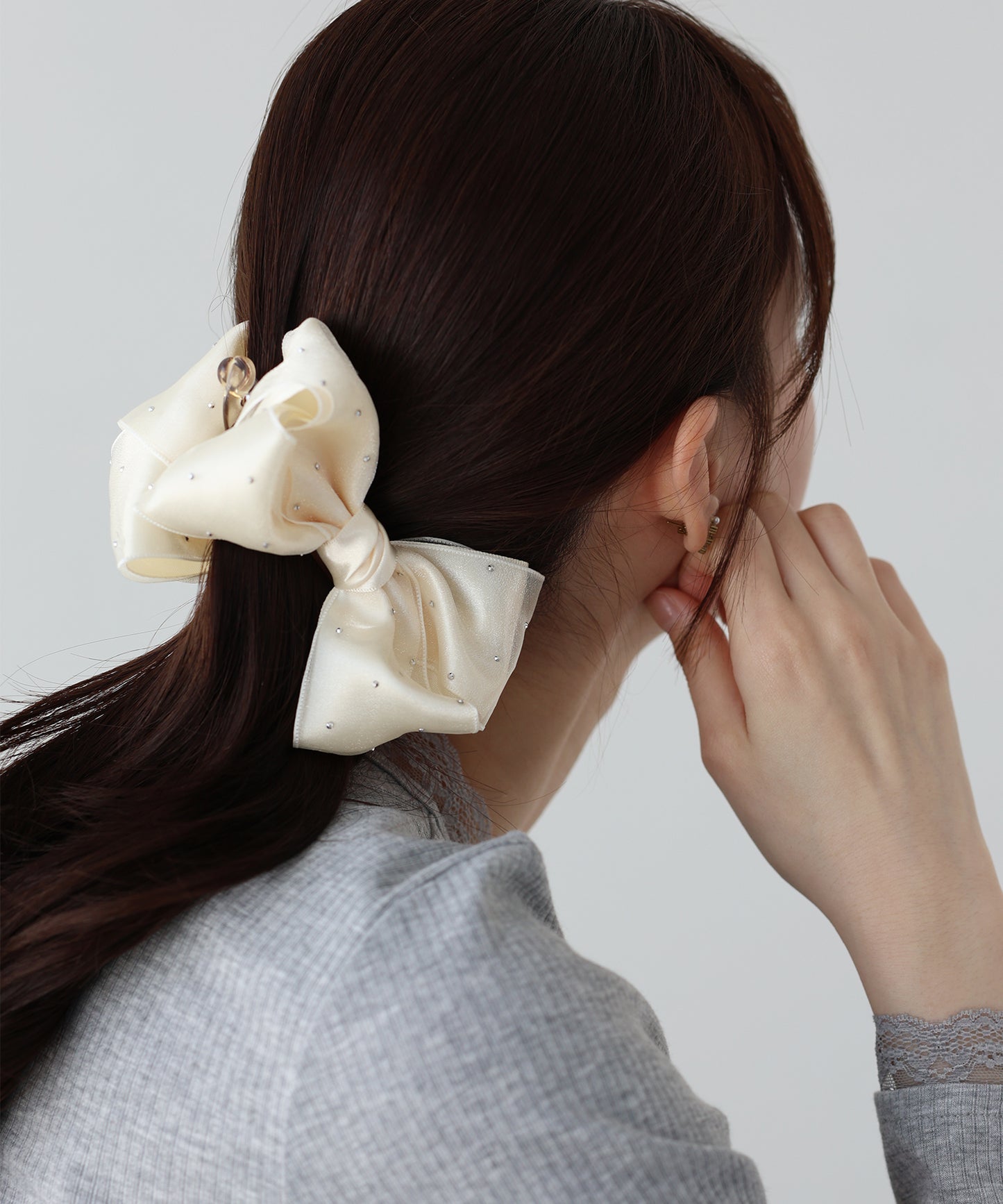 スタッズリボンバナナクリップ