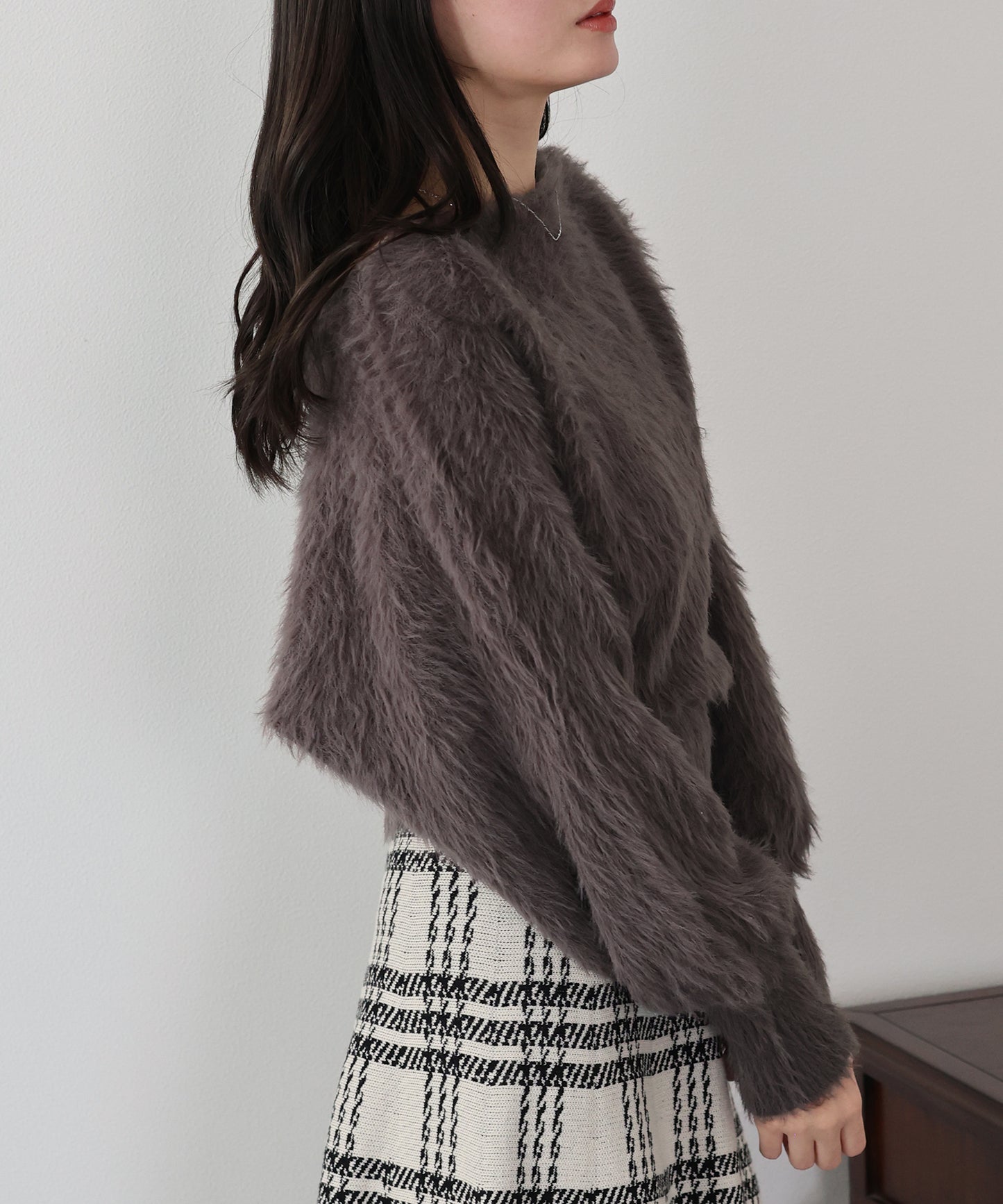 オフショルシャギーニット