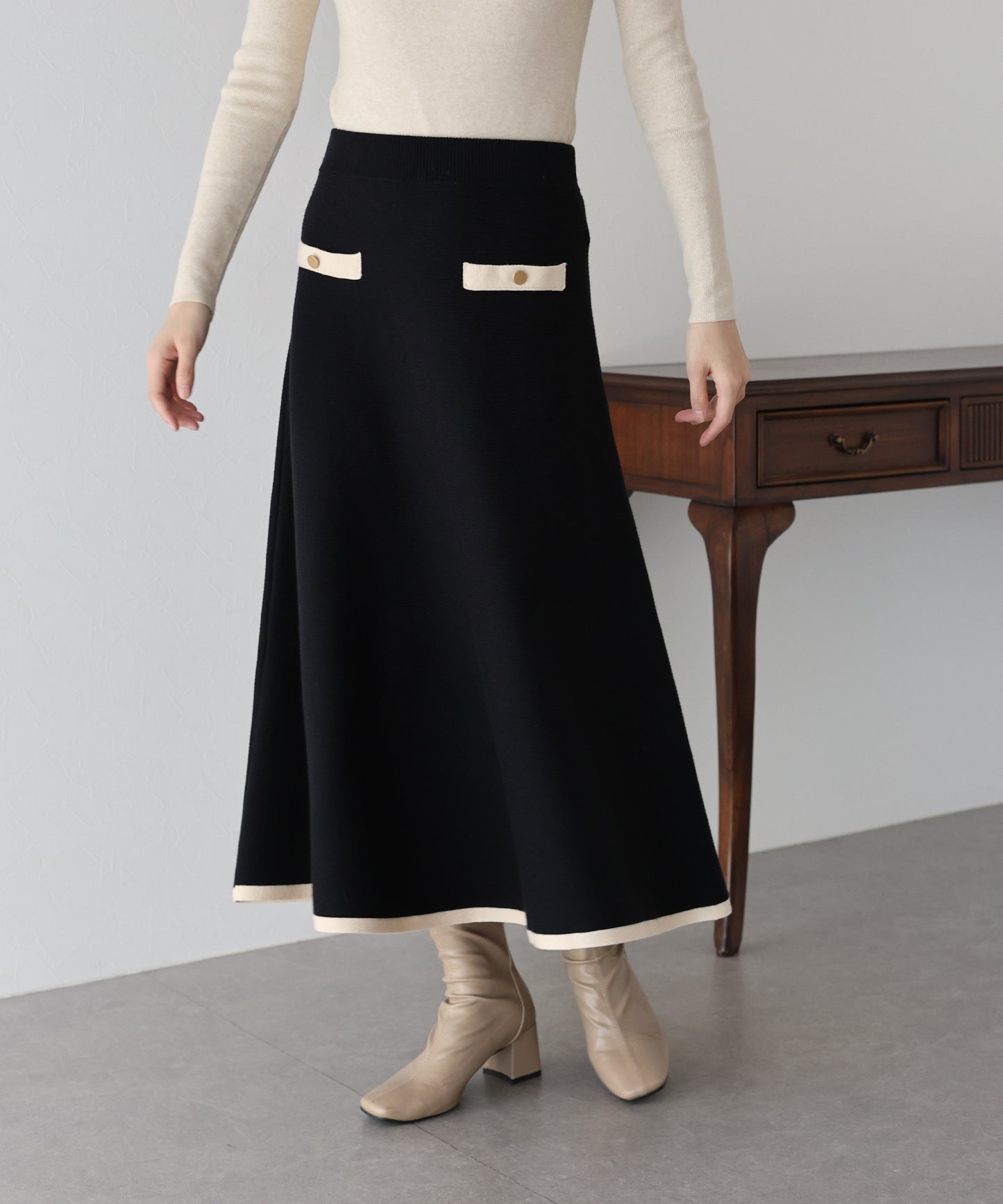 【TIME SALE】金ボタンバイカラーニットスカート