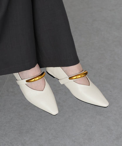 ゴールドモチーフパンプス